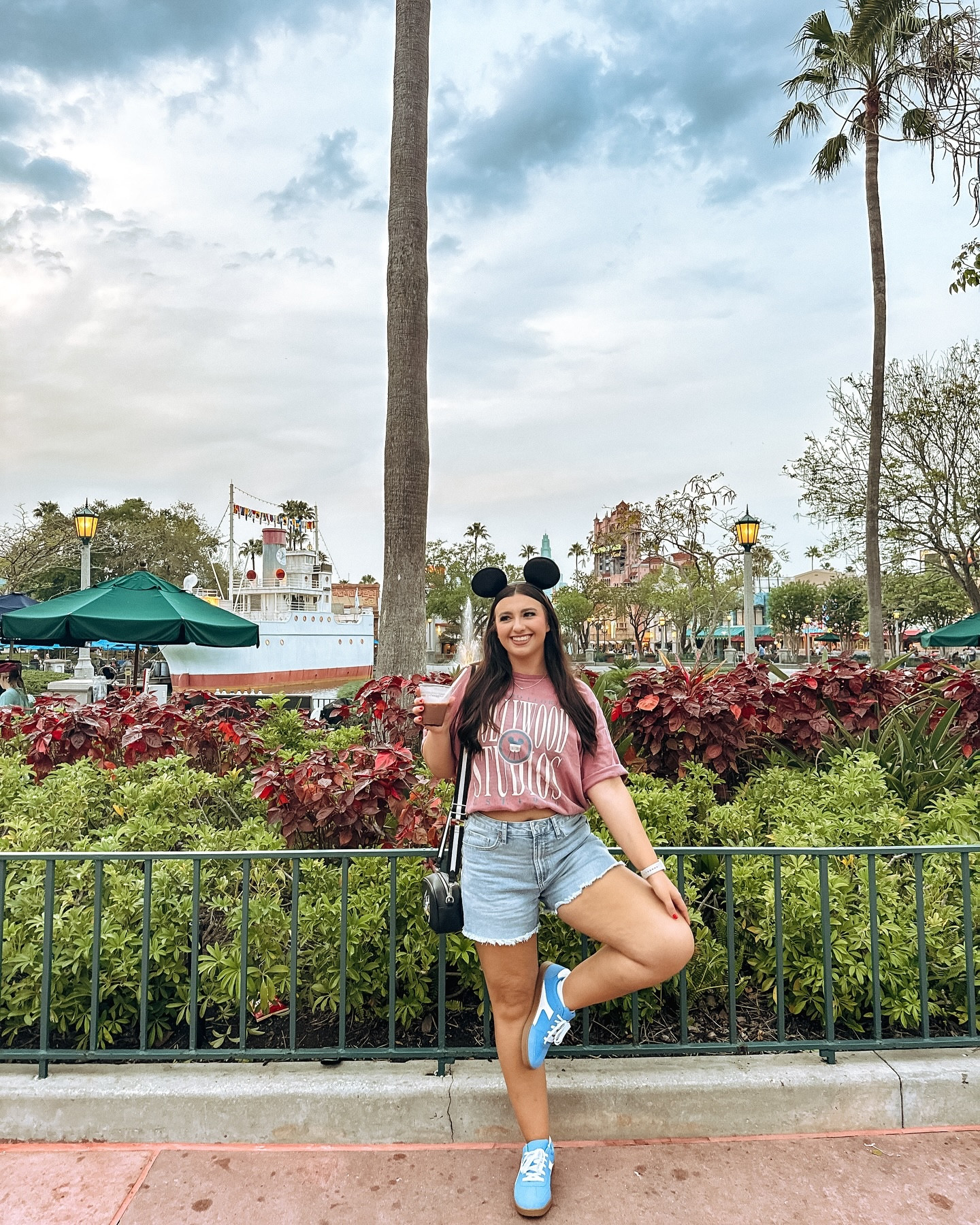 give me studios at sunset + a chocolate martini & I’ll be a happy gal 💫🎬🎞️🍸