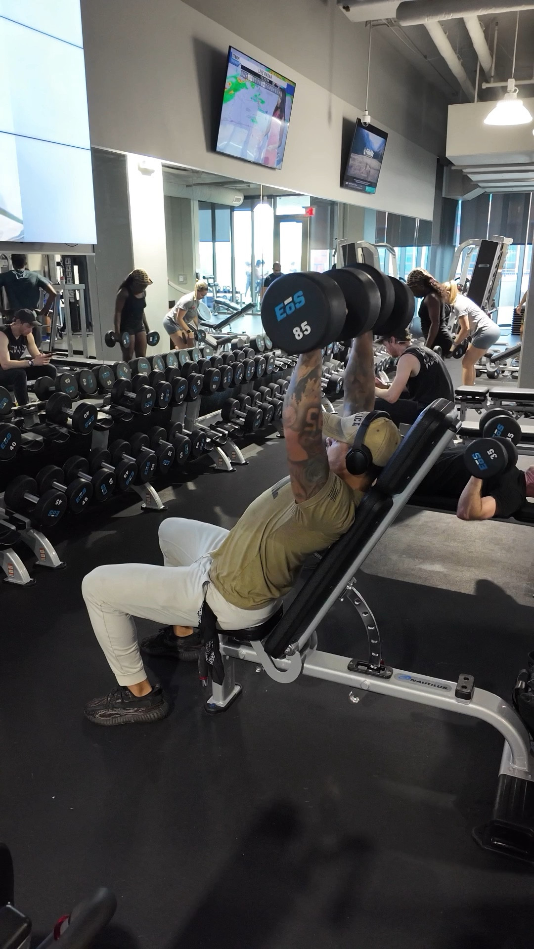 Gym Fit 
-
#fitness #green #hat #bose

#LTKVideo #LTKmens #LTKfitness
