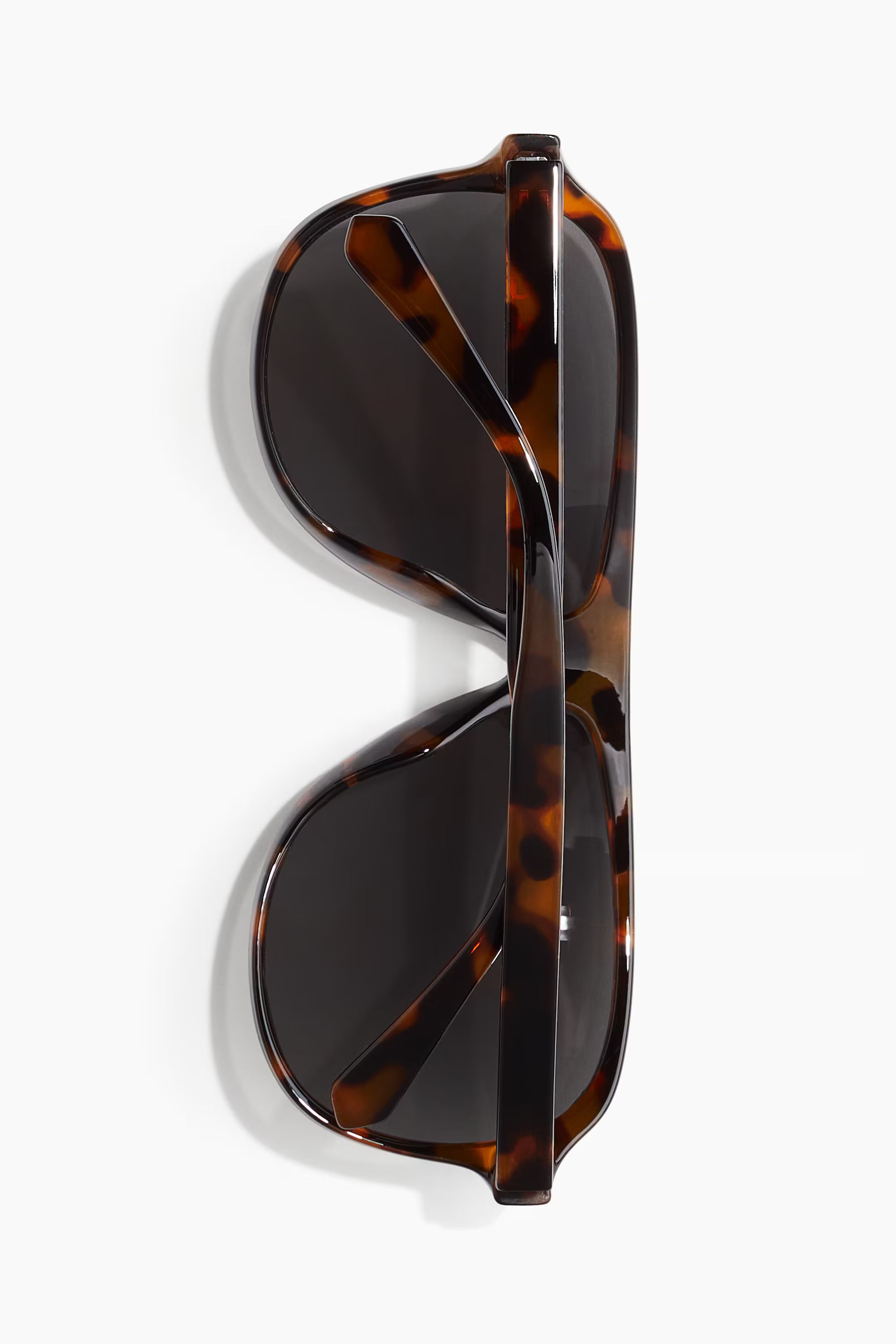 Sunglasses | H&M (UK, MY, IN, SG, PH, TW, HK)