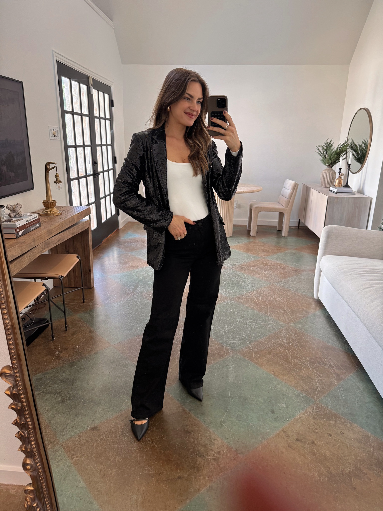 Dynamite haul! This has become one of my fav places to shop & you all love it too. Wearing a S in the top & blazer & a 0 in the jeans. Get 30% off during their sale!