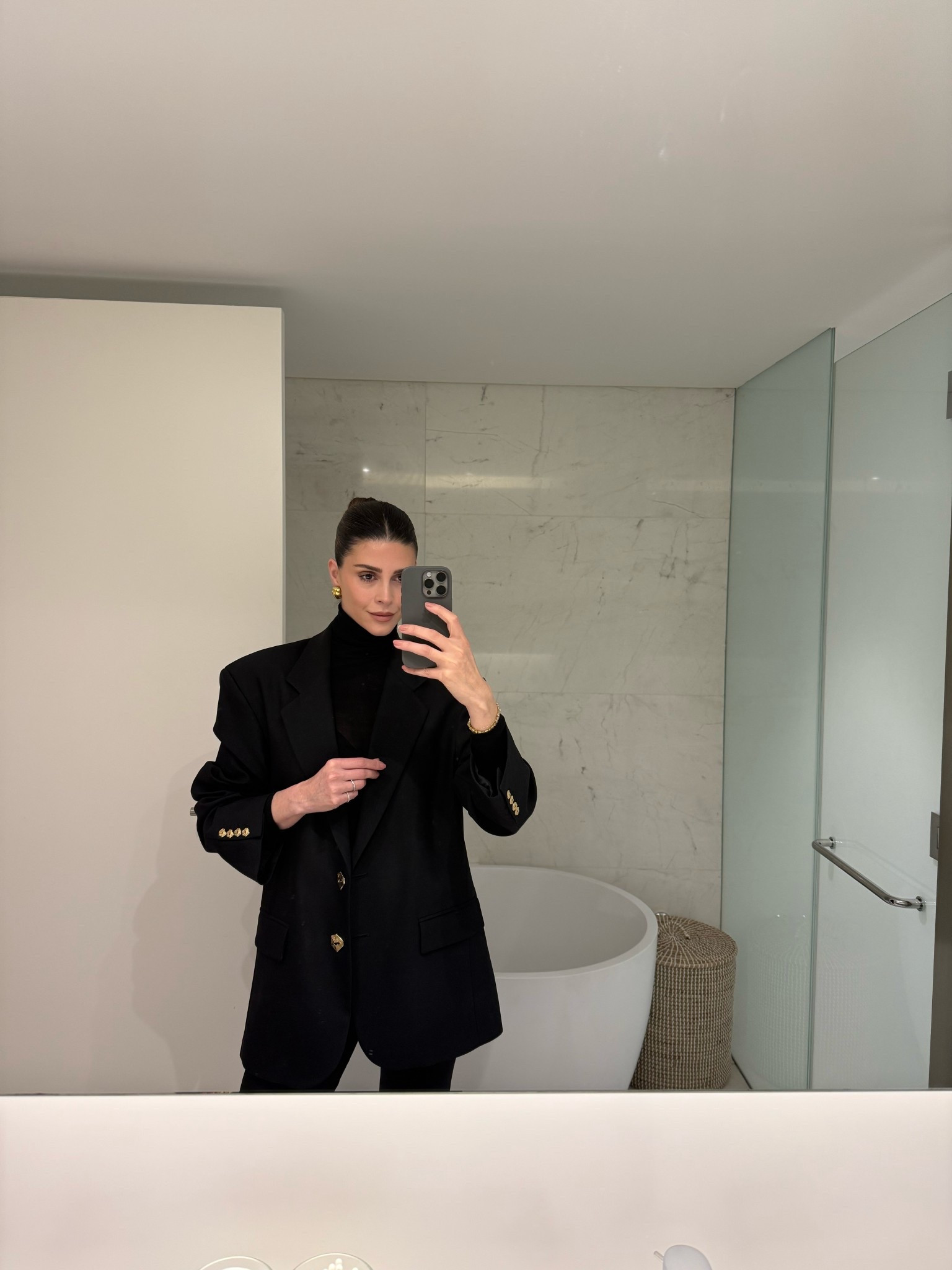 Black and Gold ✨

#LTKStyleTip #LTKBeauty #LTKOver40