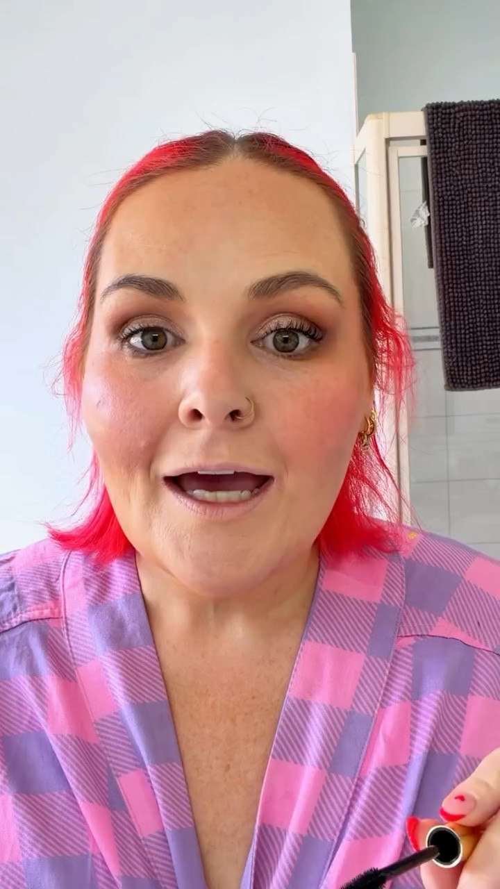Mascara tips from your online bestie 💋

🔗 items linked in my LTK (bio link)

#makeup #lashes #makeuptips #makeuptutorial #plussizefashion