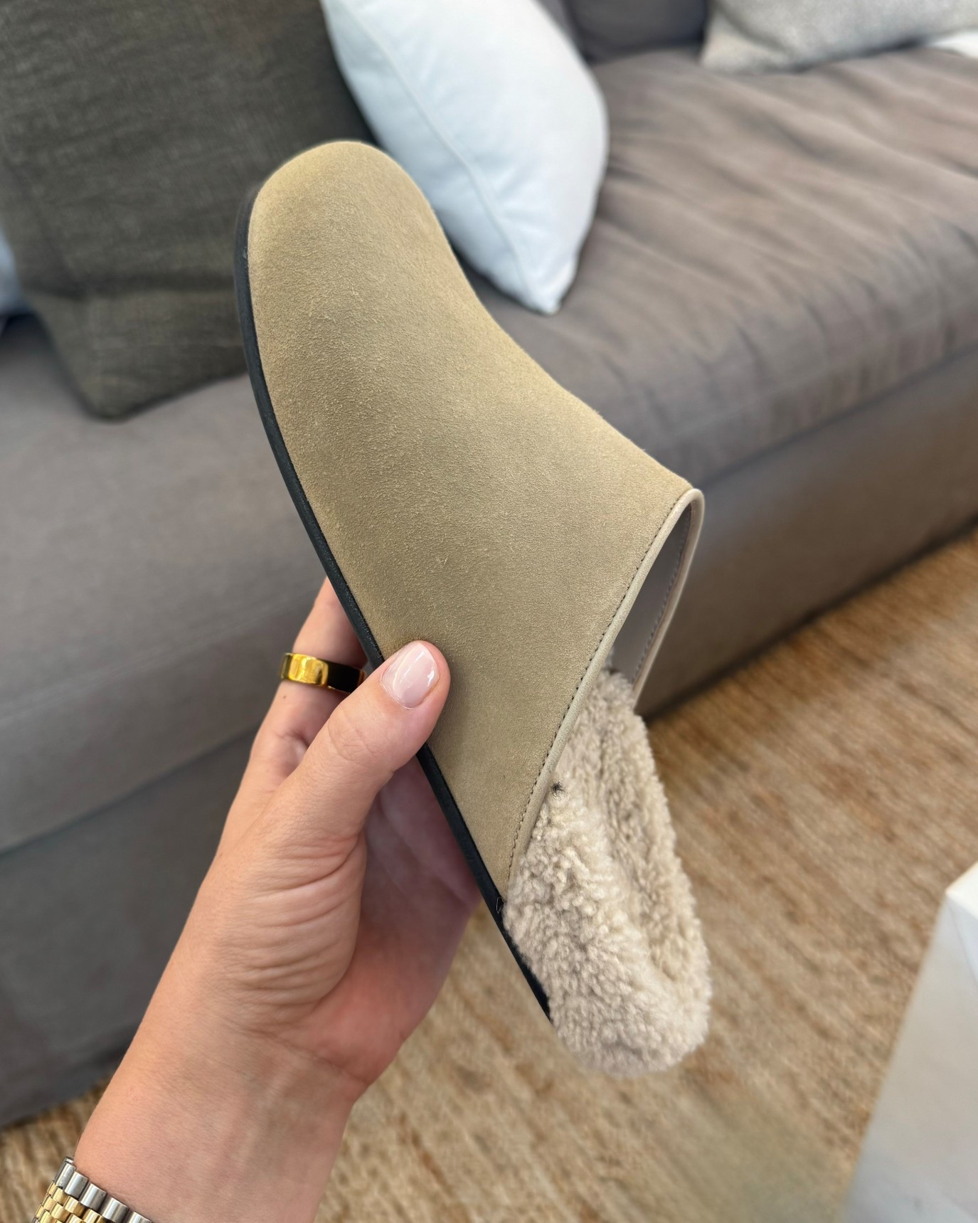 Coziest clogs at Jenni Kayne. Linking these and a couple of looks for less  

#LTKGiftGuide #LTKHoliday