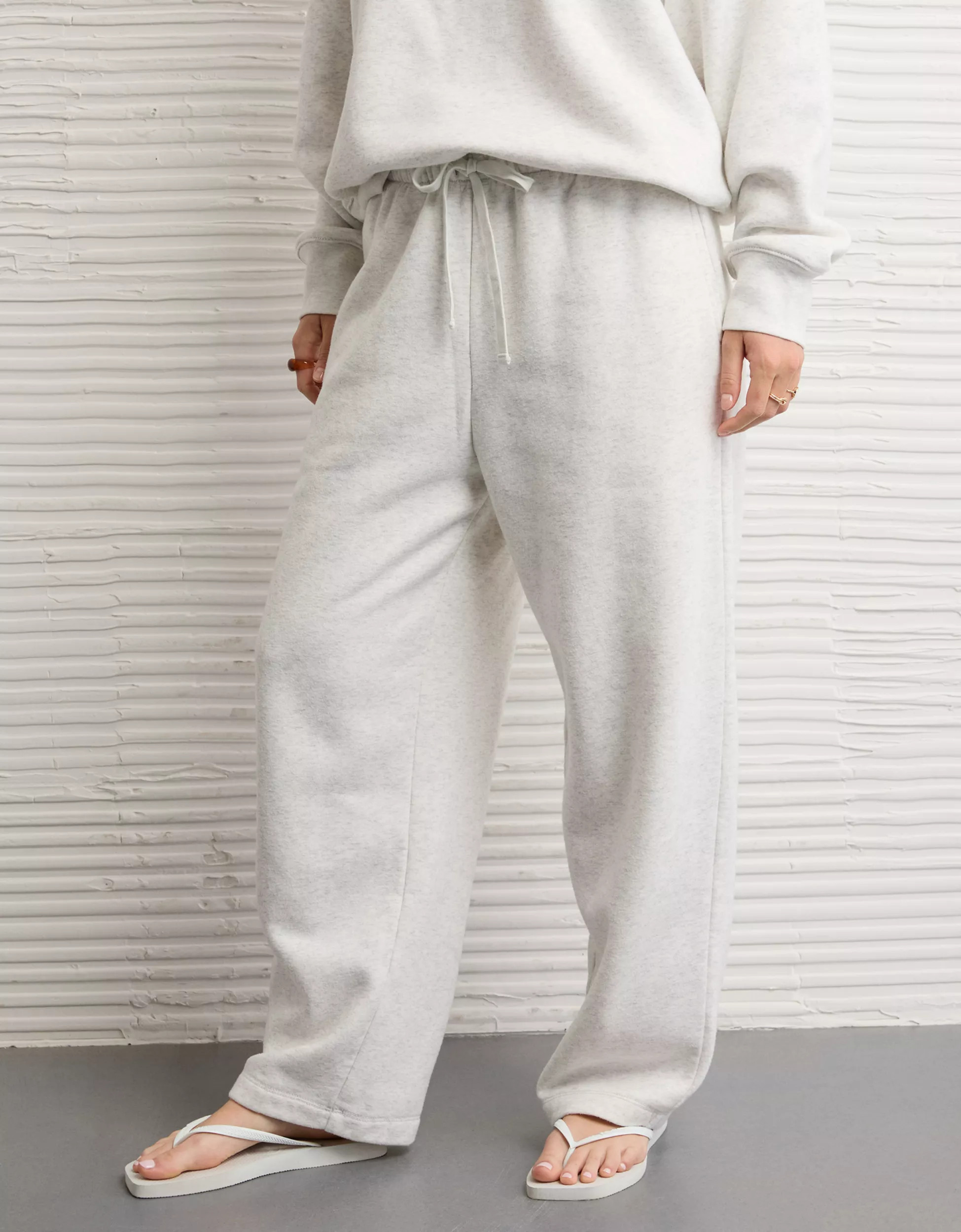 AE Everyday Luxe Barrel Sweatpant | American Eagle Outfitters (US & CA)