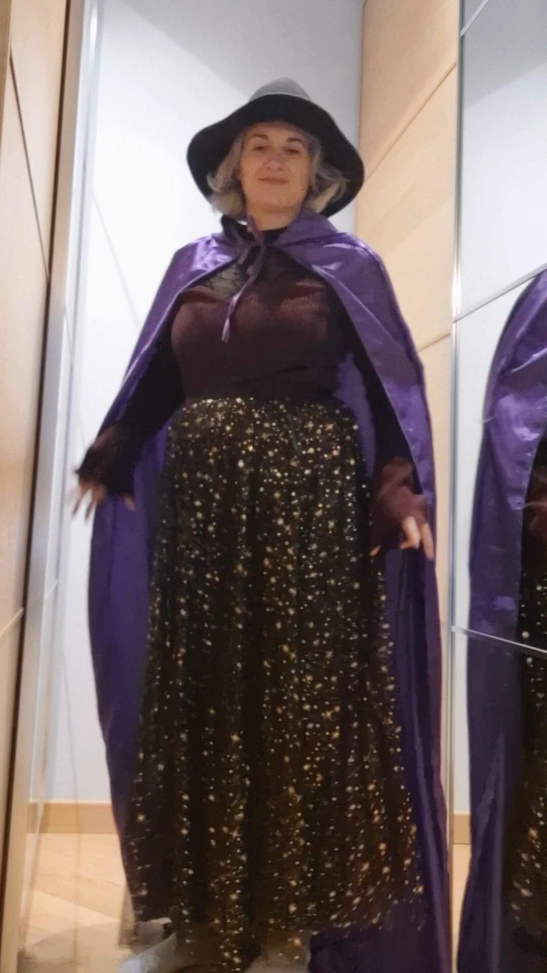 Costume facile facile per rincorrere bimbi in giro ad Halloween #Halloween #strega Musica: Happy HalloweenMusicista: Hot MusicURL: https://pixabay.com/music/-halloween-114610/

#LTKeurope #LTKautumn #LTKitalia