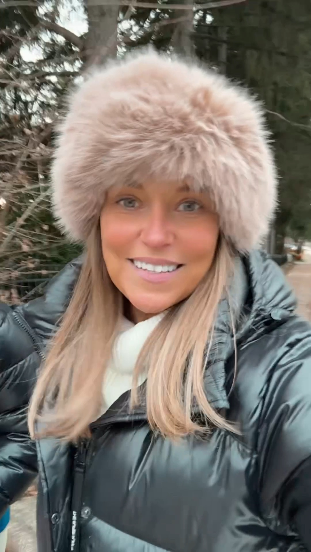 Christmas Day walk!

#LTKootd #LTKdayinmylife #LTKHoliday