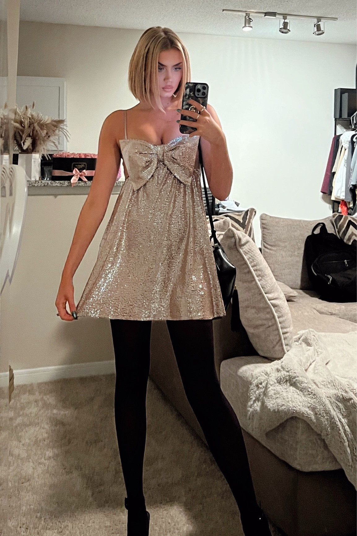 The cutest Holiday party dress ✨

Holiday dress | gold dress | party dress | sparkly dress | mini dress 

Sale 