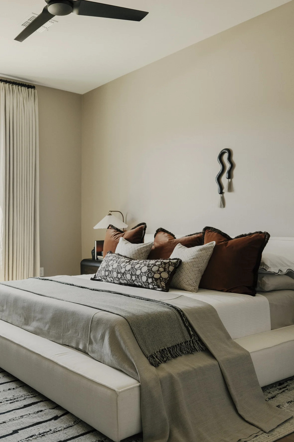 Olafur Cream Linen Bed | THELIFESTYLEDCO