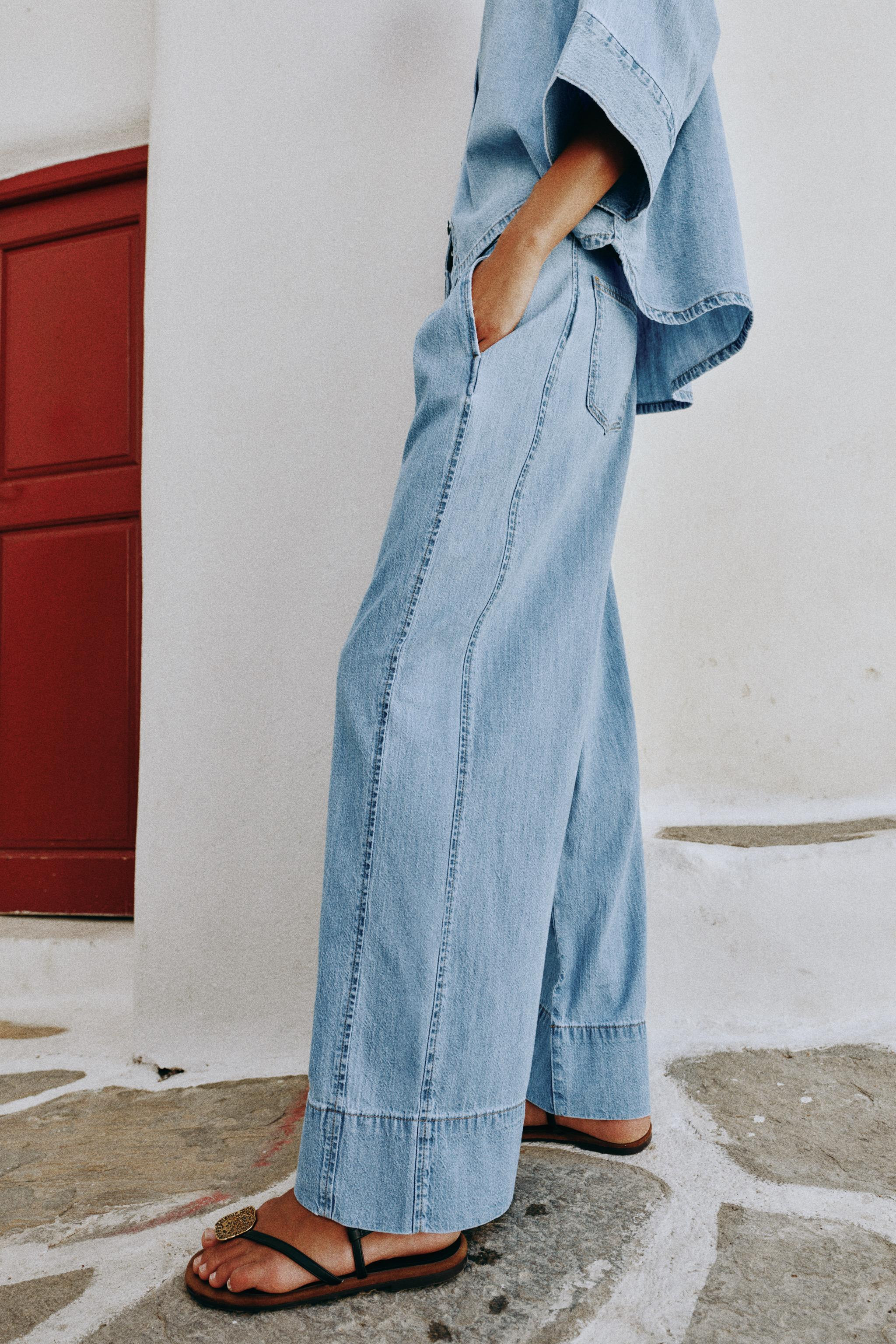 Z1975 HIGH WAISTED WIDE LEG JEANS WITH DARTS | Zara US