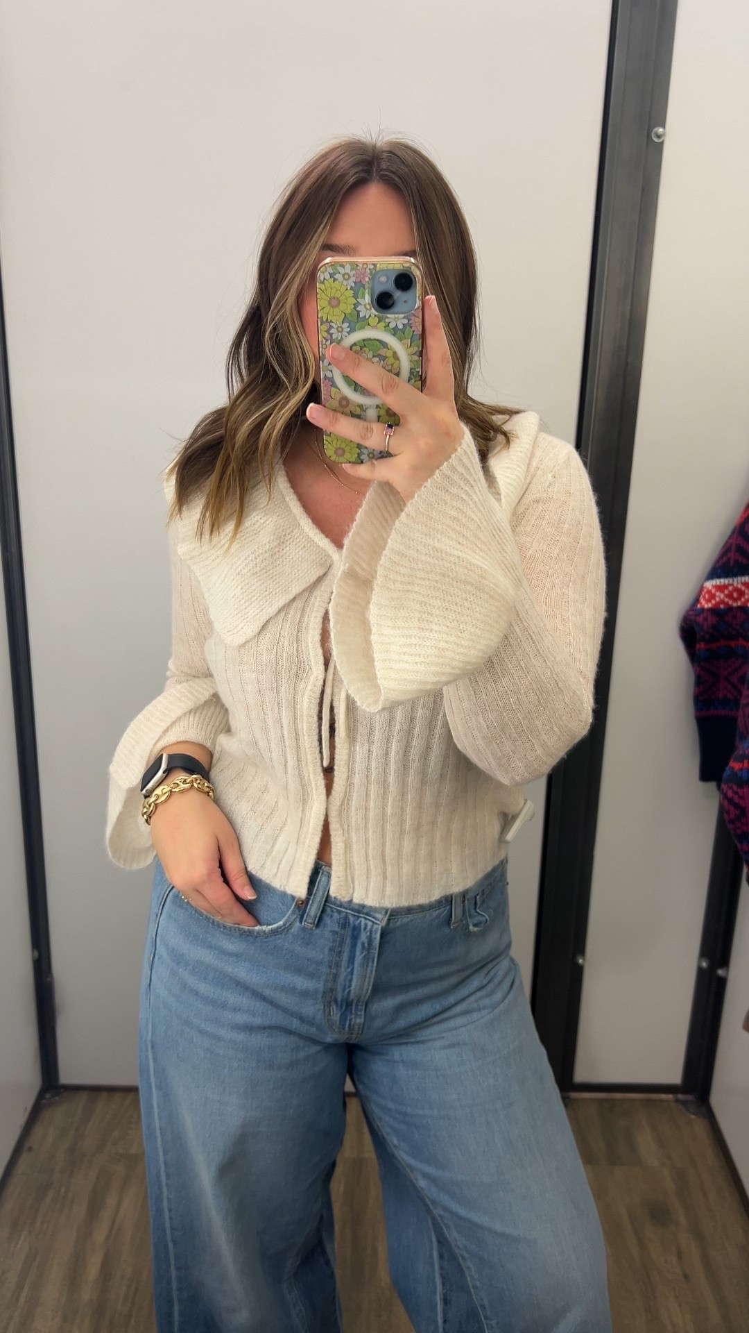 Ild navy try on haul 
Wearing a medium in the top and a 10 in the jeans but could have sized down to an 8 @oldnavy

#LTKFindsUnder50 #LTKCyberWeek #LTKMidsize