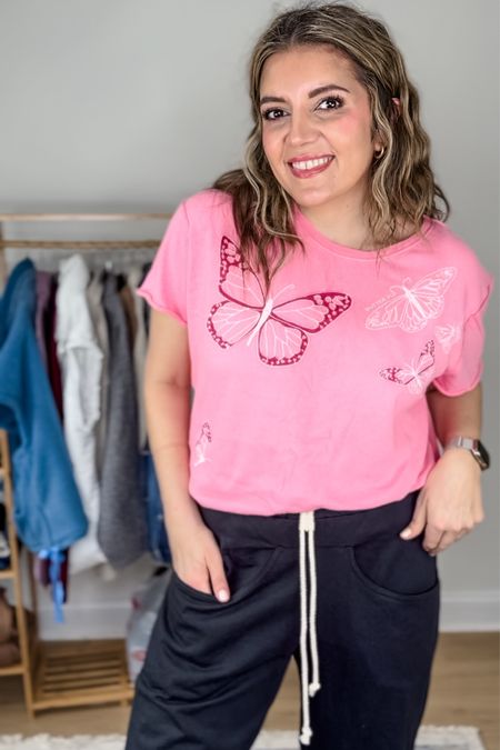 Free people unboxing and try on! New free people @freepeople #freepeople 
Embroidered tee. Pink tee fits relaxed. In my true size medium. 

#LTKfindsunder100 #LTKmidsize