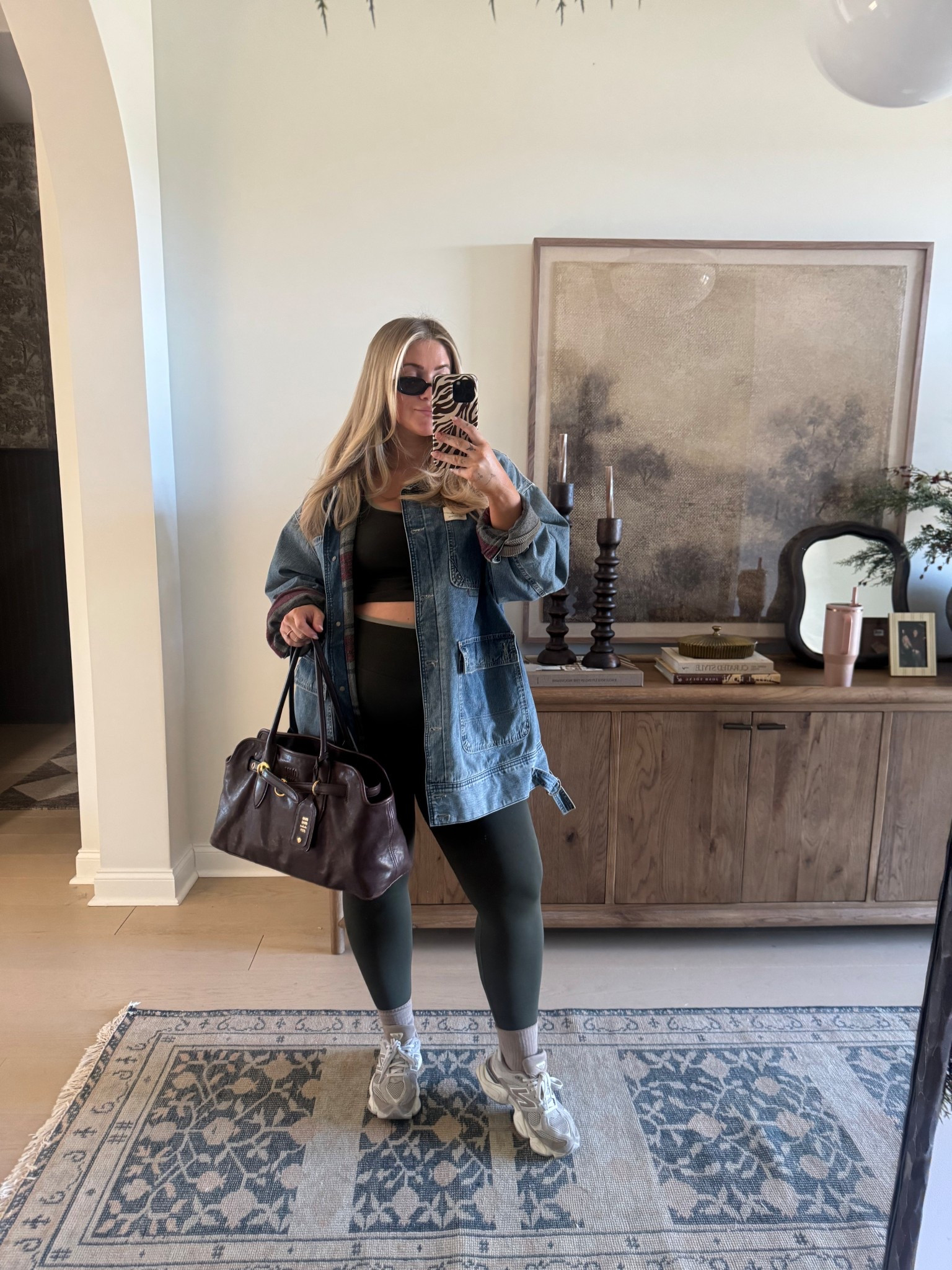 Today’s fit 🤍 
Fabletics outfit is XL in both top & bottom
Denim jacket is XL! 