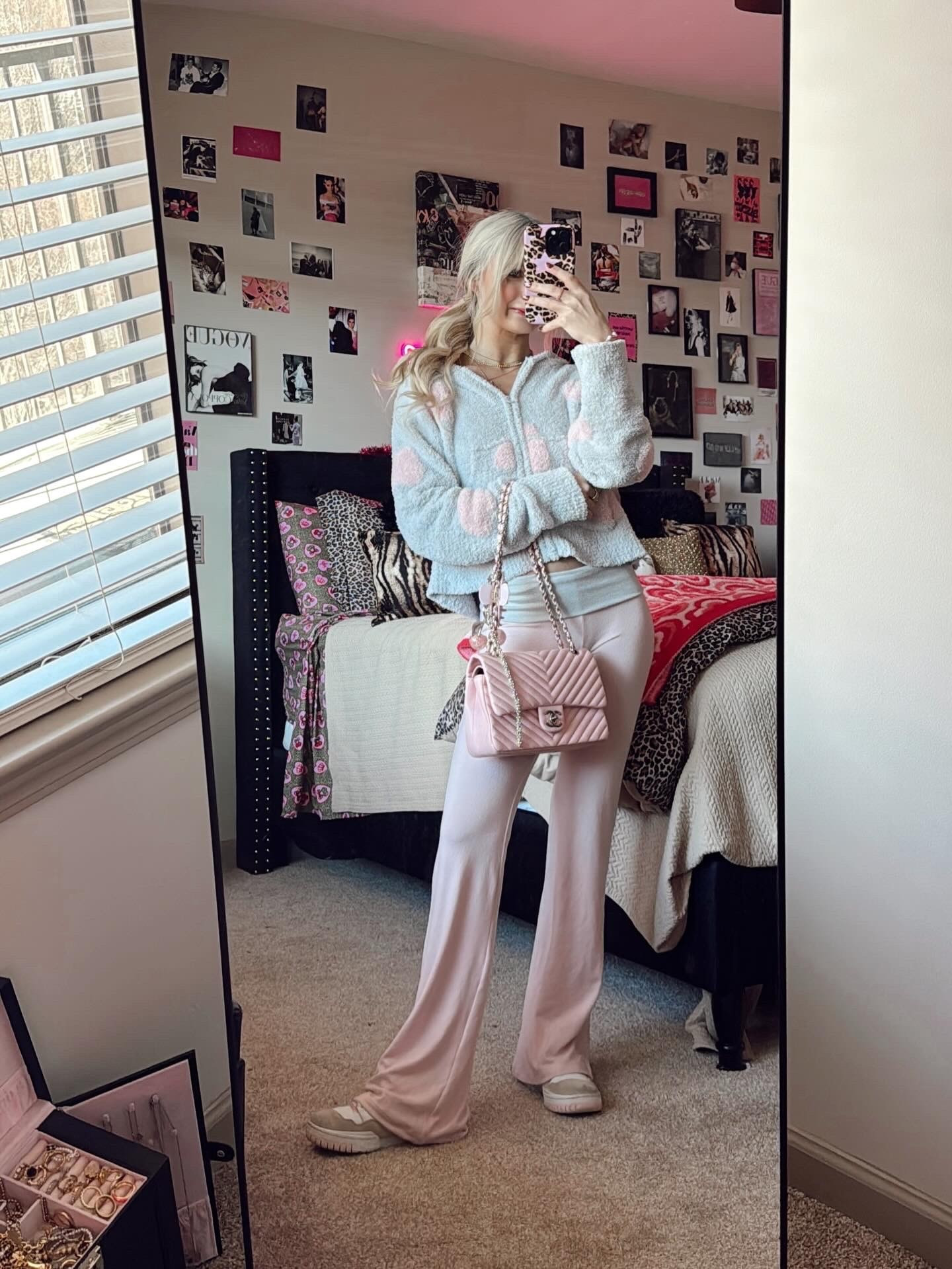 Softest pants everrrr

#LTKValentine #LTKootd #LTKselfcare