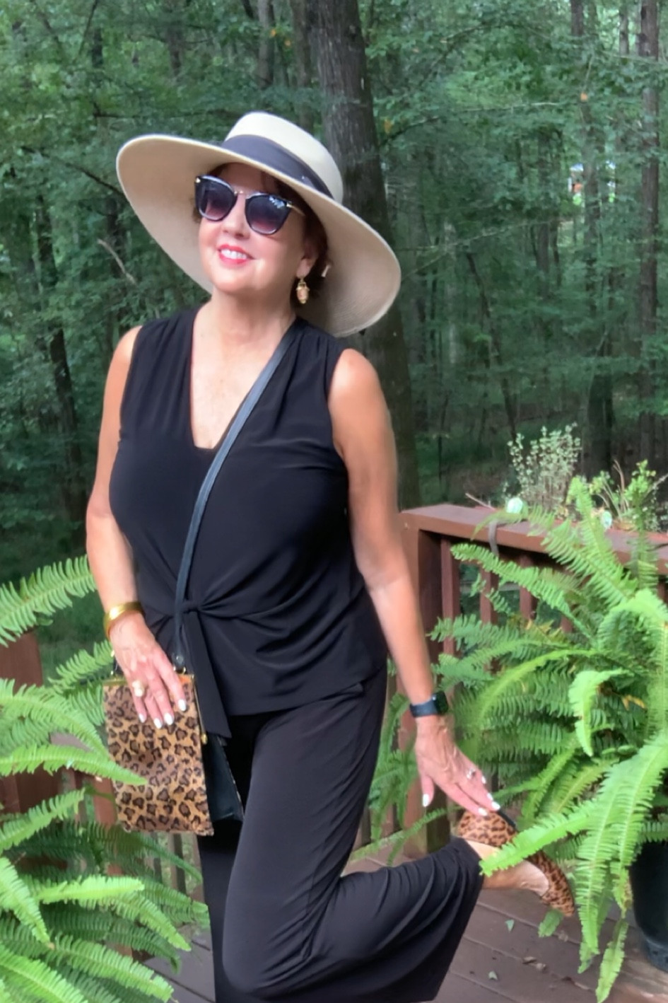 Animal prints are huge this Fall.  I’m pairing my Leopard Flats 🐆 with a neutral black outfit and a beautiful sun hat ☀️ 

Follow me for more Fashion Inspiration❤️
#ltkover40
#ltkbeauty
#ltkhat




#LTKstyletip #LTKshoecrush #LTKSeasonal