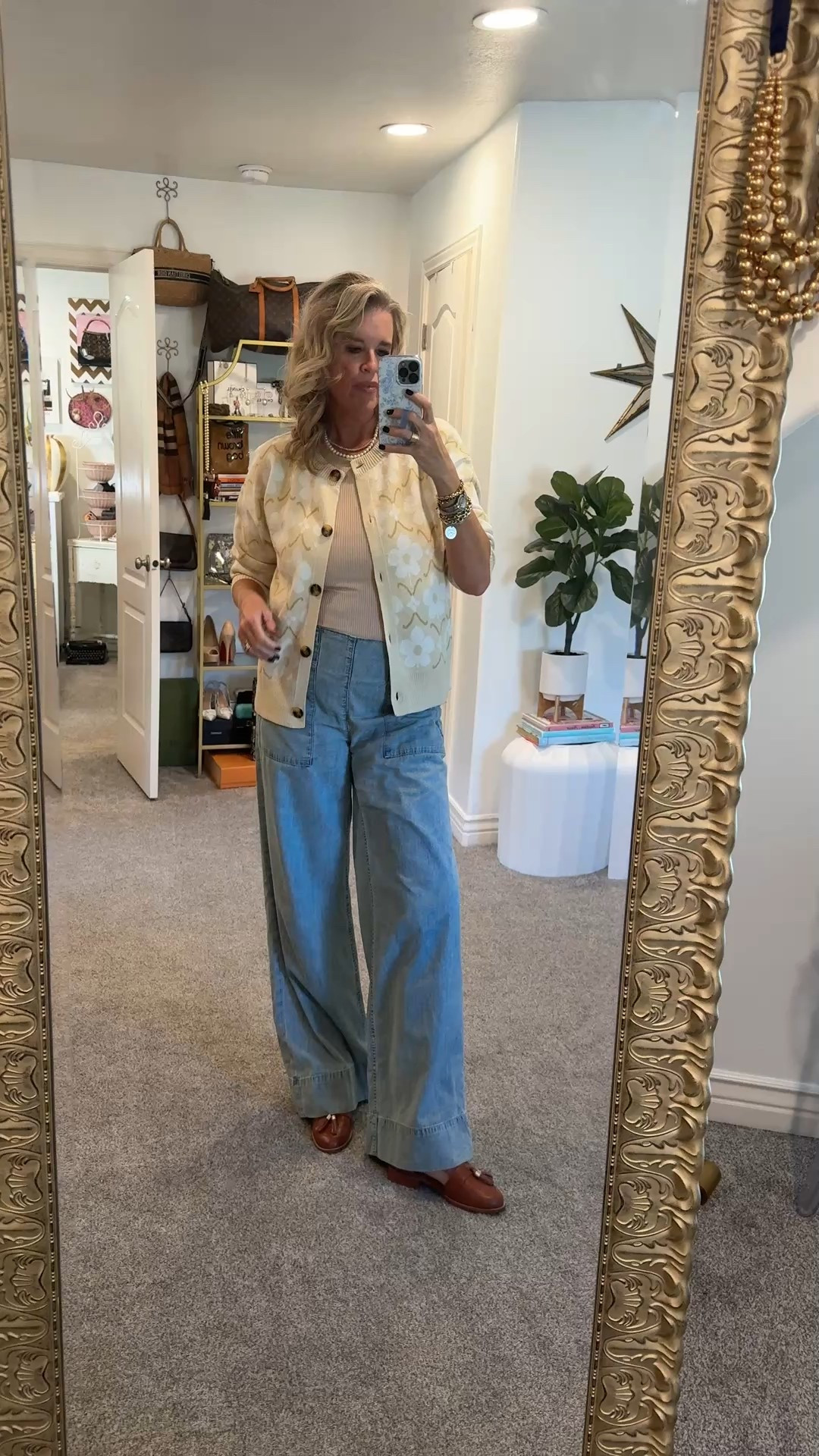 Fall inspo Outfit 

Free people inspired flower cardigan star tts. So soft cones in several colors.

Free people chambray pull on pants fits tts 

Ribbed tank top or body suit 

Cecelia New York loafers 

#LTKStyleTip #LTKFindsUnder50 #LTKOver40