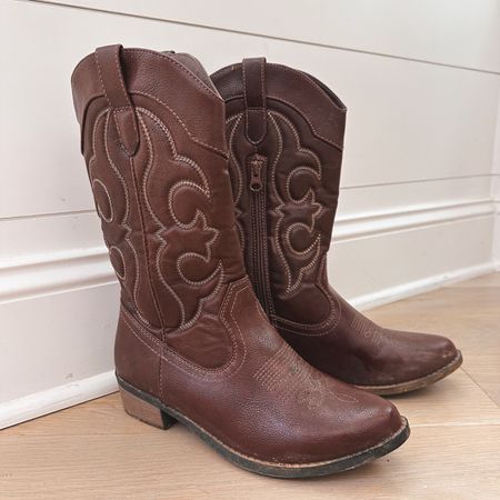 Cowgirl cowboy boots for toddlers and big kids from Target! Perfect for girls all Fall and winter long 🤍🤠🍂 #target #boots #cowboy #cowgirl #kids

#LTKSeasonal #LTKfindsunder50 #LTKkids
