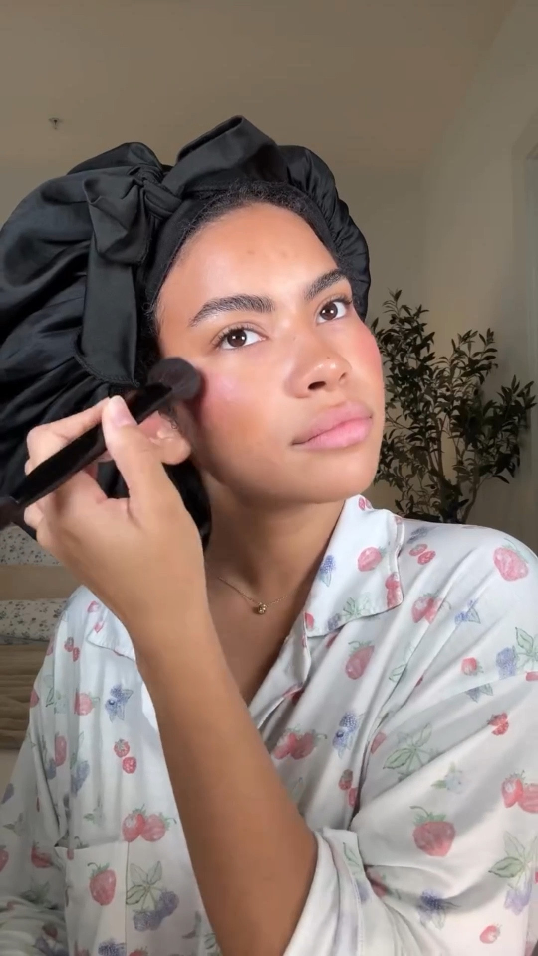 quick natural makeup look⭐️ this blush combo has been my go tooo!!🍒🍓