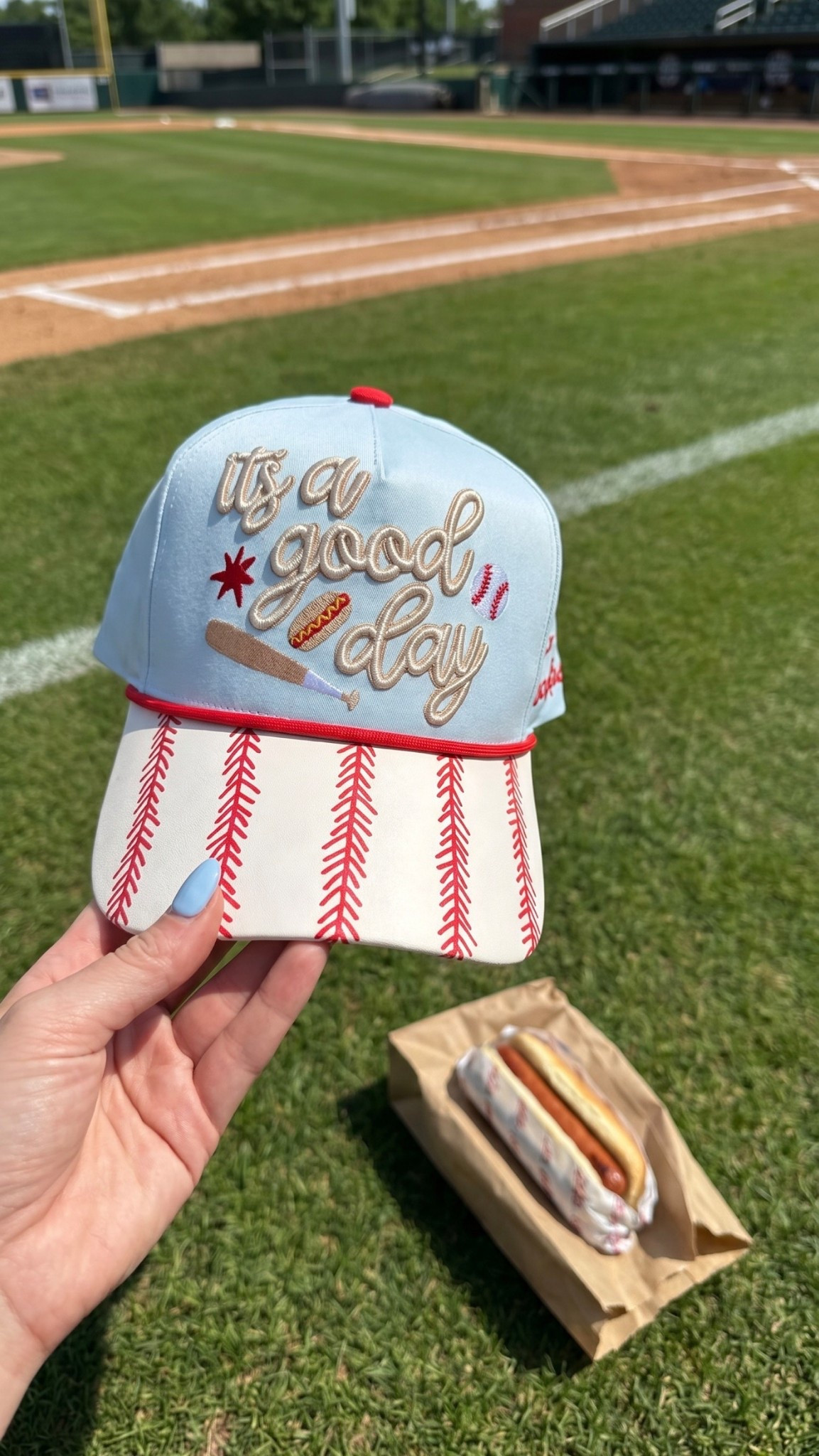 Baseball moms… WHERE YOU AT ⚾️❤️

Like… tell me this doesn’t scream game days + sitting at the field all weekend!



#LTKSeasonal #LTKootd #LTKMidsize