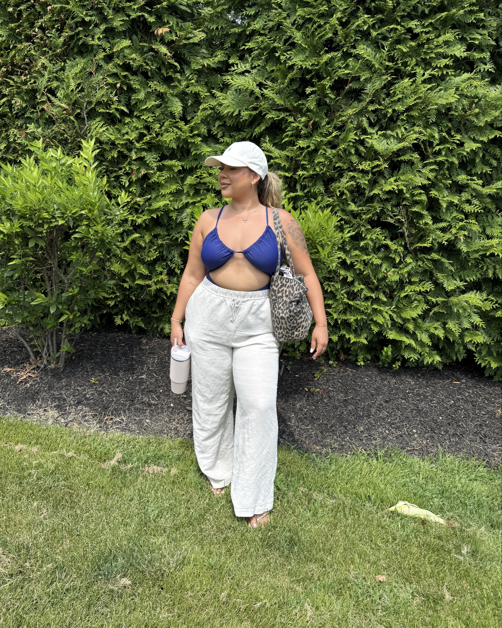 Pool Day Outfit💙

#LTKStyleTip #LTKSeasonal #LTKMidsize