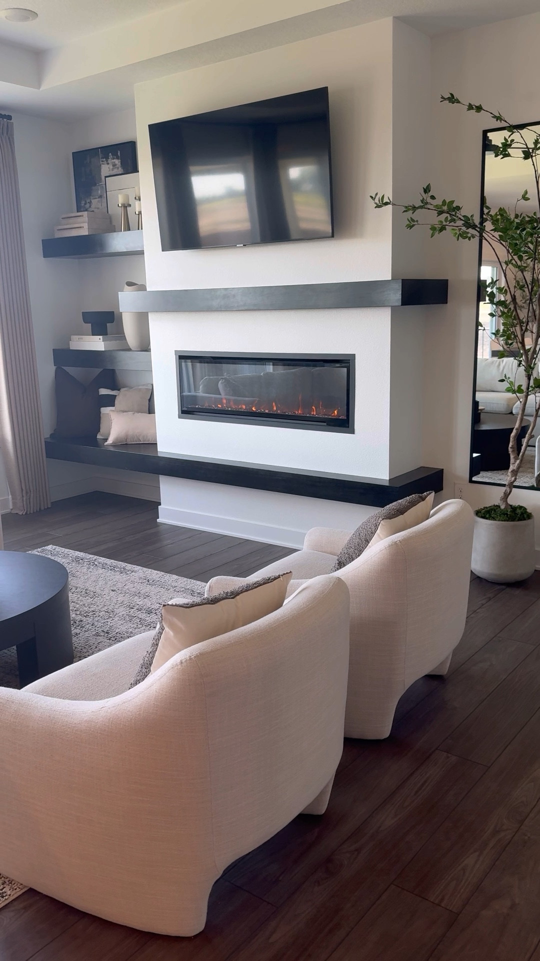 I’ve said it before and I’ll say it again…

Create a home YOU love, not just one that’s “on trend.”

Yelp! It’s true — forget the trends – they come and go. Instead, invest in timeless, durable pieces that reflect your unique style. 🏡✨ if a trend pops up you love them lean into but don’t force yourself to love something you don’t!

#LTKStyleTip #LTKVideo #LTKHome