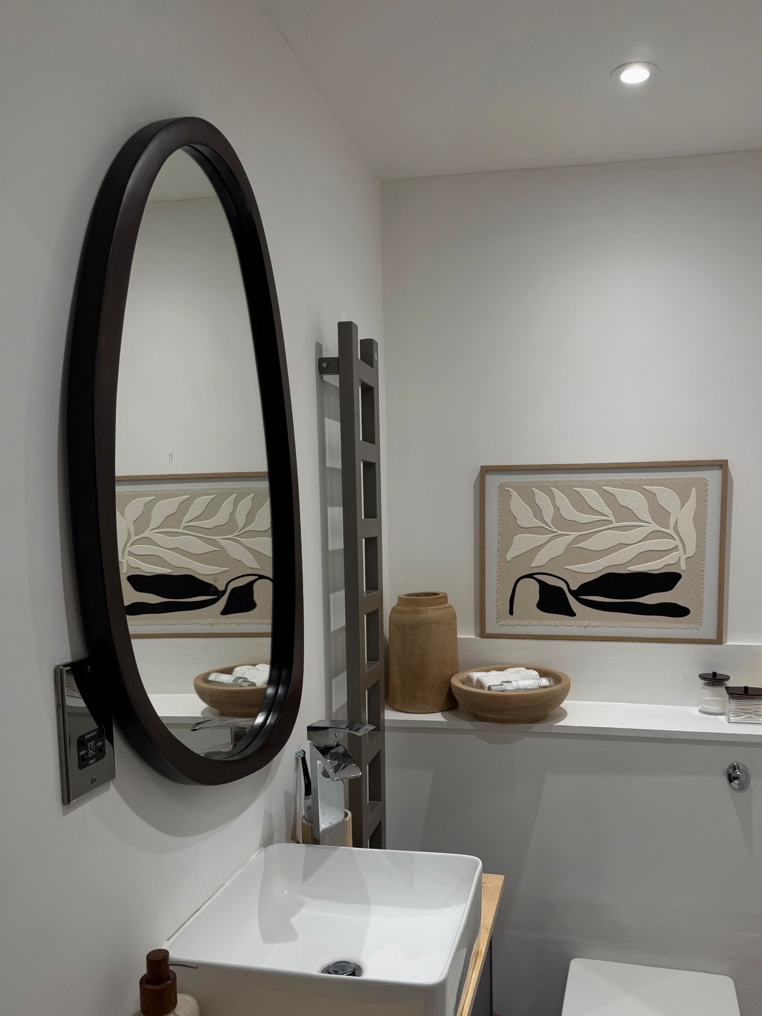 omgg guys my bathroom mirror is 45% off!!! It’s so good I love it!! #ad #wayfairuk @Wayfair 

#LTKhome #LTKuk