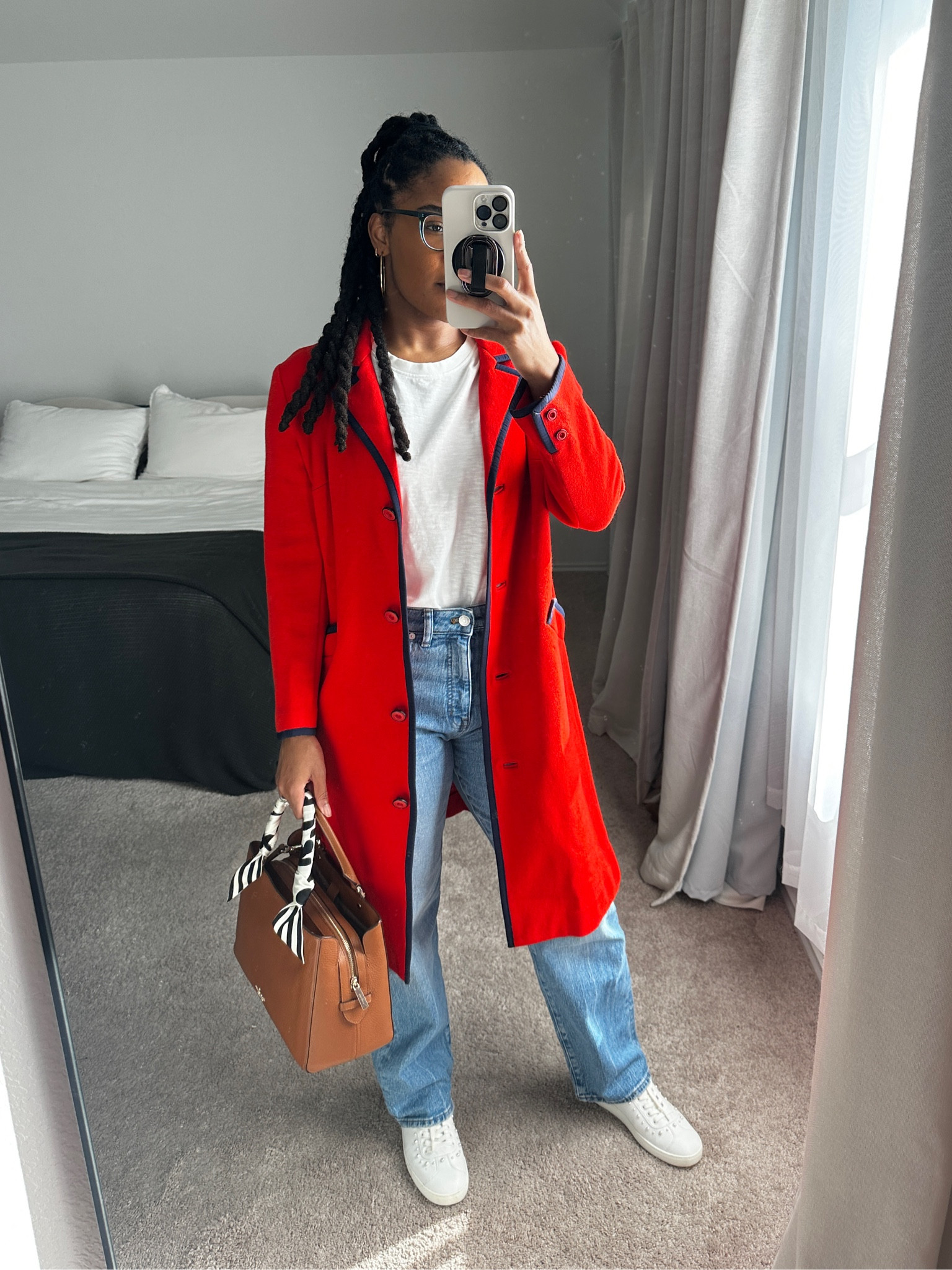 I finally wore this vintage coat that's been in my closet for more than 15 years. It's so beautiful that I just couldn't let it go.

statement coat • fall outfits women • winter outfit idea • winter outfit ideas women • jeans 

 #LTKFindsUnder100