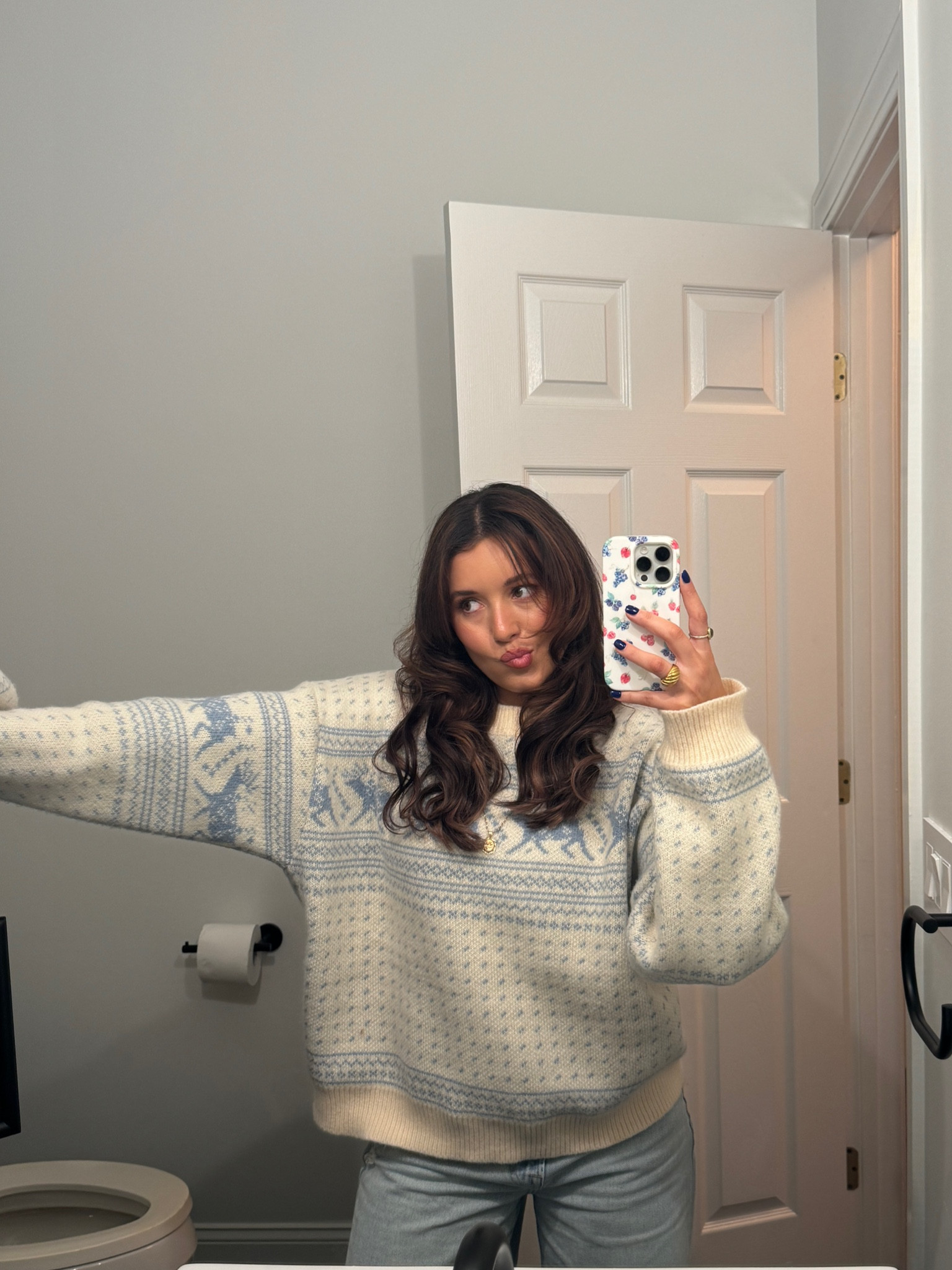 Fall ootd 🫶 

Sweater, baggy jeans

#LTKSeasonal #LTKHoliday #LTKStyleTip