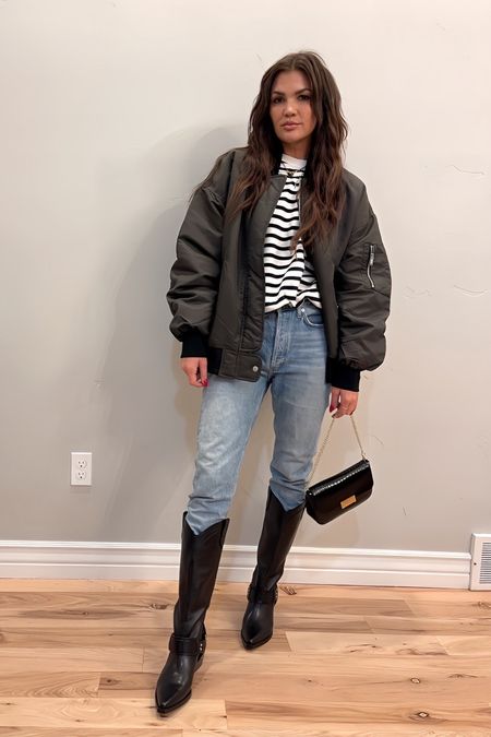 Casual OOTD 
-
Riley Agolde Jeans 
Marc Fisher Rally Western Boots 
Gigi New York Edie Shoulder Bag

#LTKshoecrush #LTKitbag #LTKstyletip