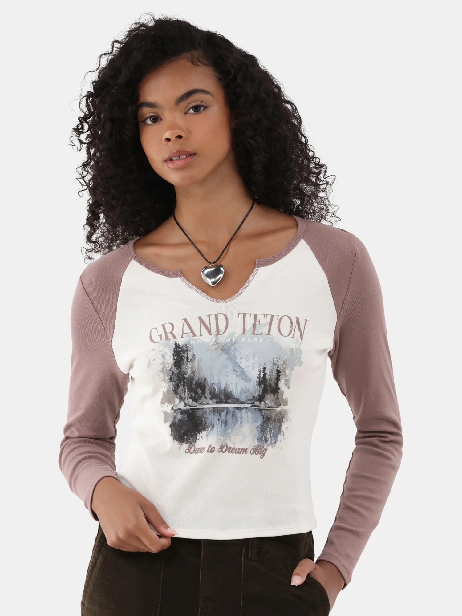 No Boundaries Cotton Graphic Tee with Long Raglan Sleeves, Women's | Walmart (US)