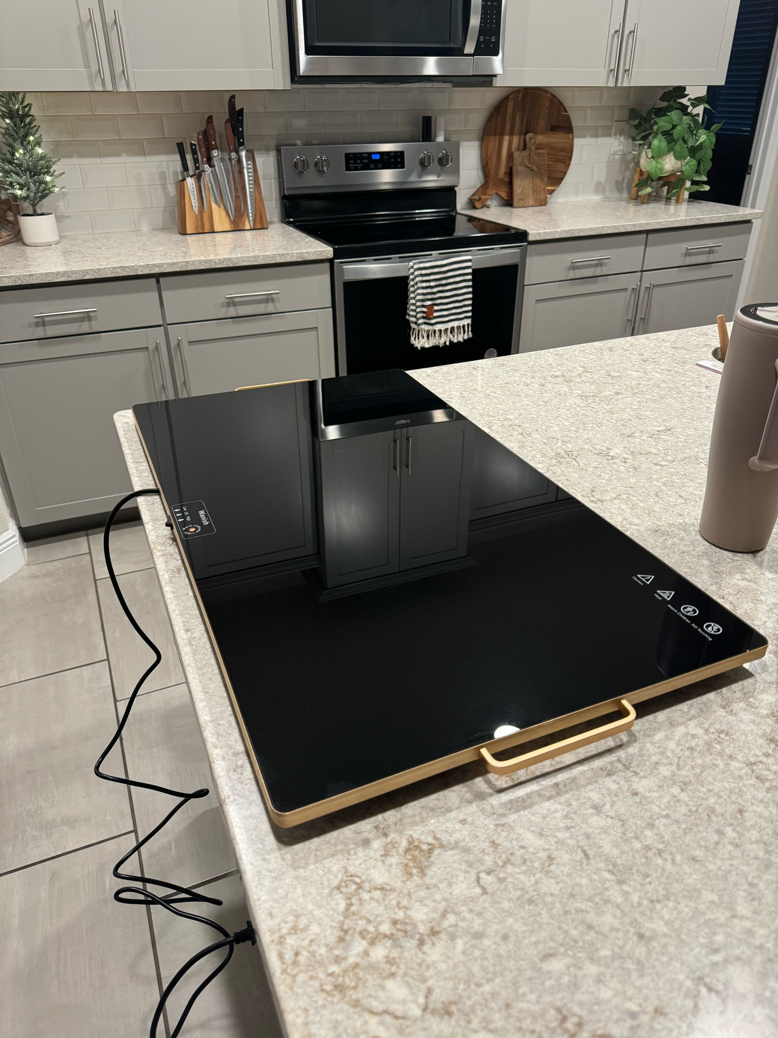 GORGINAAAA warmer to keep your food from getting cold! ITS SO PRETTY and so perfect for the holidays 🥹😍

#LTKHoliday #LTKHome #LTKSeasonal