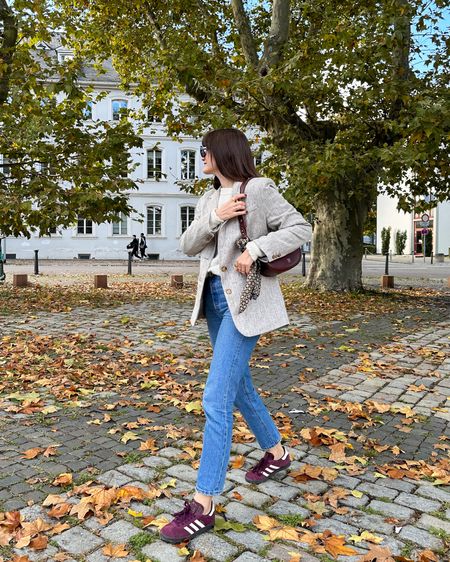 Blazer and sneakers still my favorite casual chic combo 👌🏻


#LTKeurope #LTKitbag #LTKshoecrush