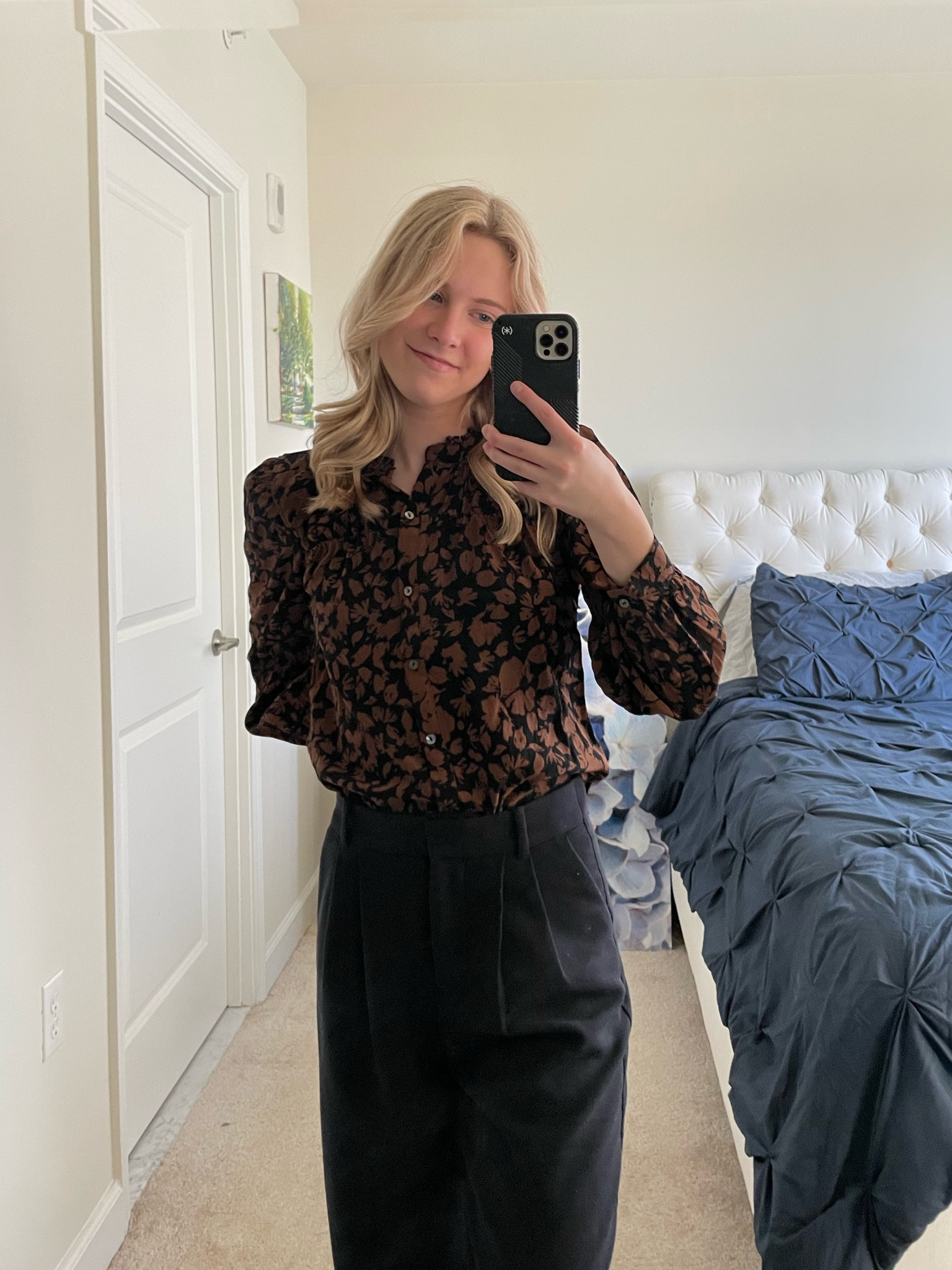 Business casual fit
Size XS in top
25 short in trousers
#abercrombie #everandeve #rails #workwear #businesscasual #trousers #blouse

#LTKSeasonal #LTKworkwear #LTKSpringSale