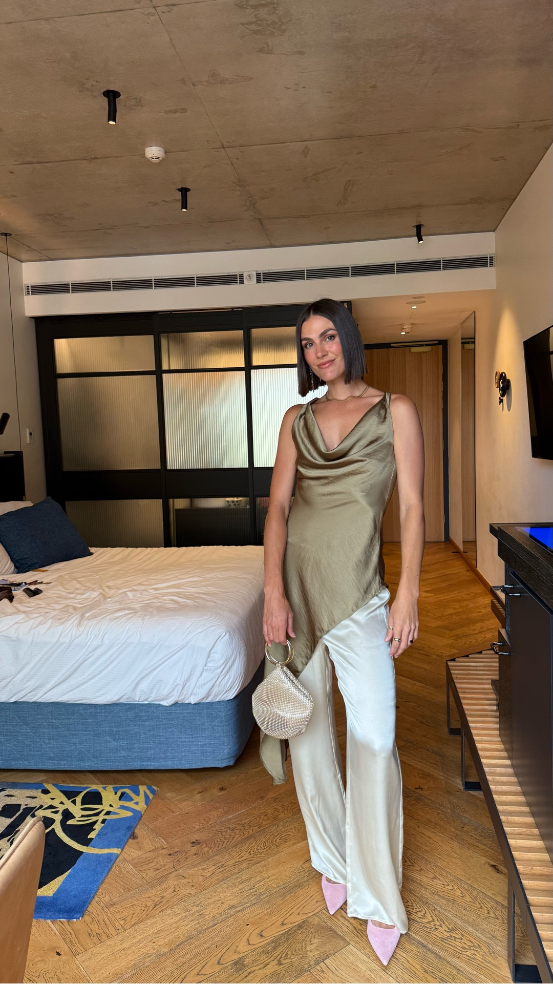 A night out in satin and silk - wearing a small in the top and my usual size 10 in the pants 

#LTKaustralia #LTKpartywear #LTKsummer