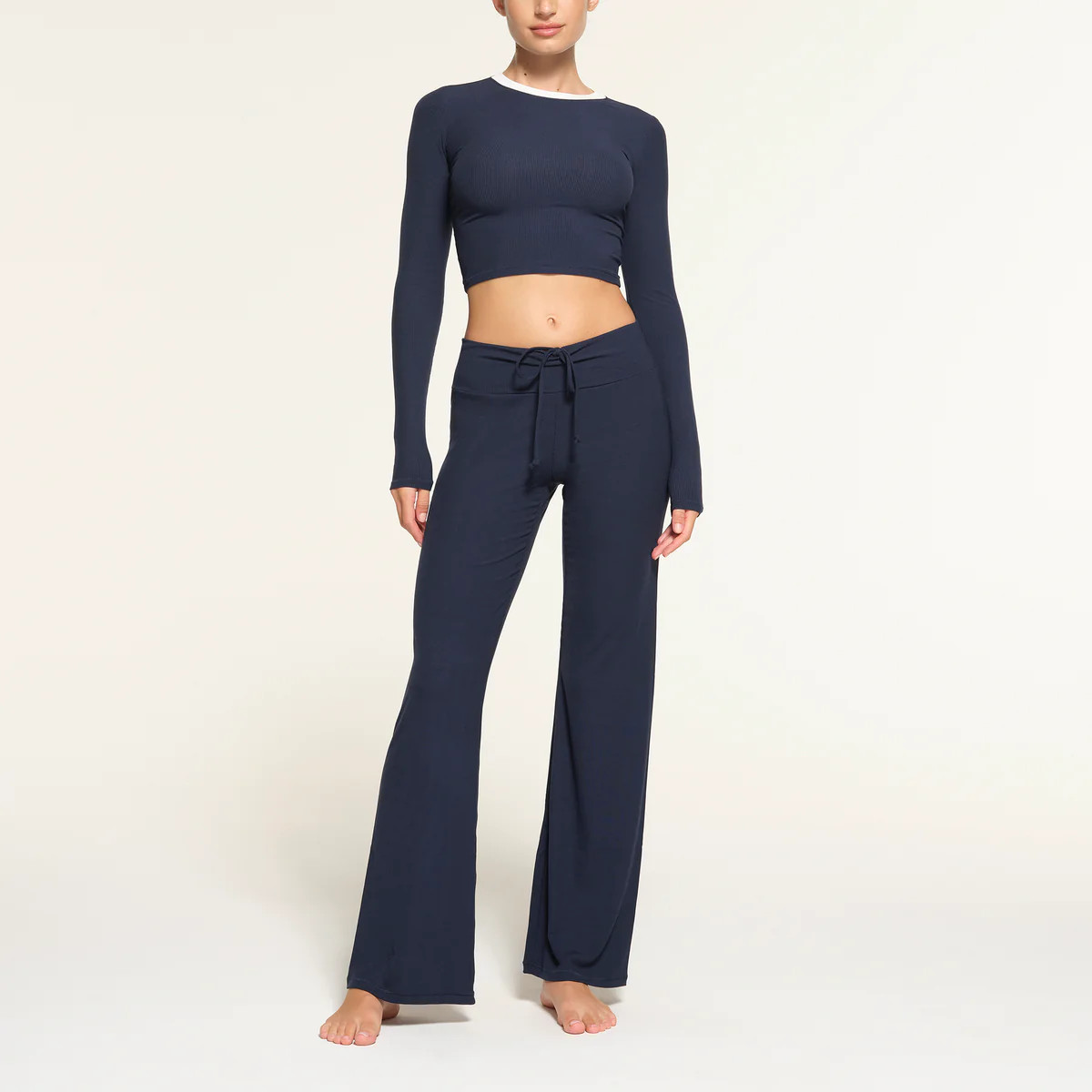 SOFT LOUNGE RINGER LONG SLEEVE CROP TOP | SKIMS (US)