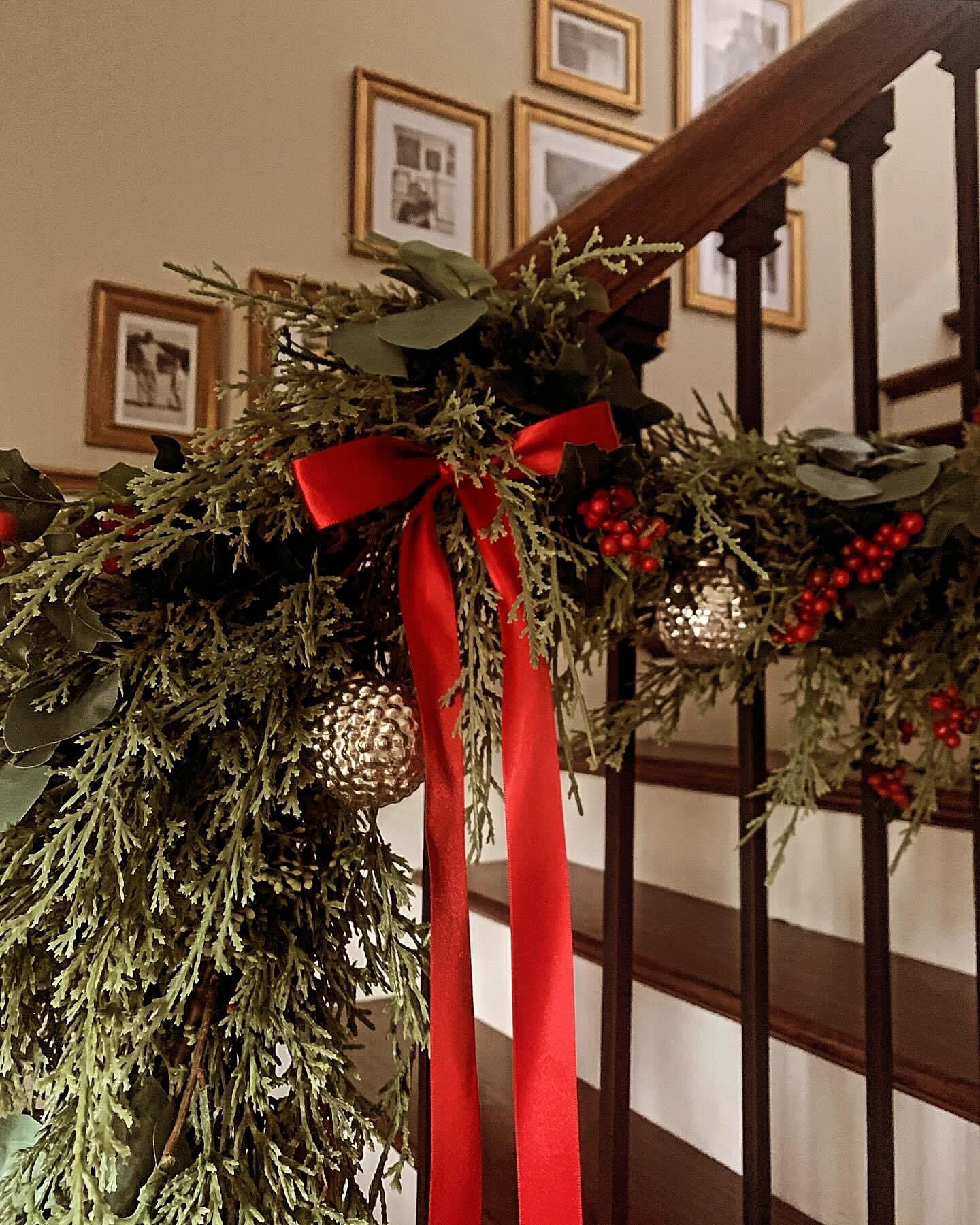 Just a flashback to last year’s Christmas decor. Things will look VERY similar this year- just a few tweaks here and there. Everything I used that is not antique can be found in my Christmas highlight.

#cottage #cottages #cottagecore #acnhcottagecoreinspo #cottagecoreaesthetic #englishcottage #englishcottagestyle #frenchcountrystyle #frenchcountry #frenchcountrydecor #christmas #christmasdecor #christmasdecorations #cottagechristmas
