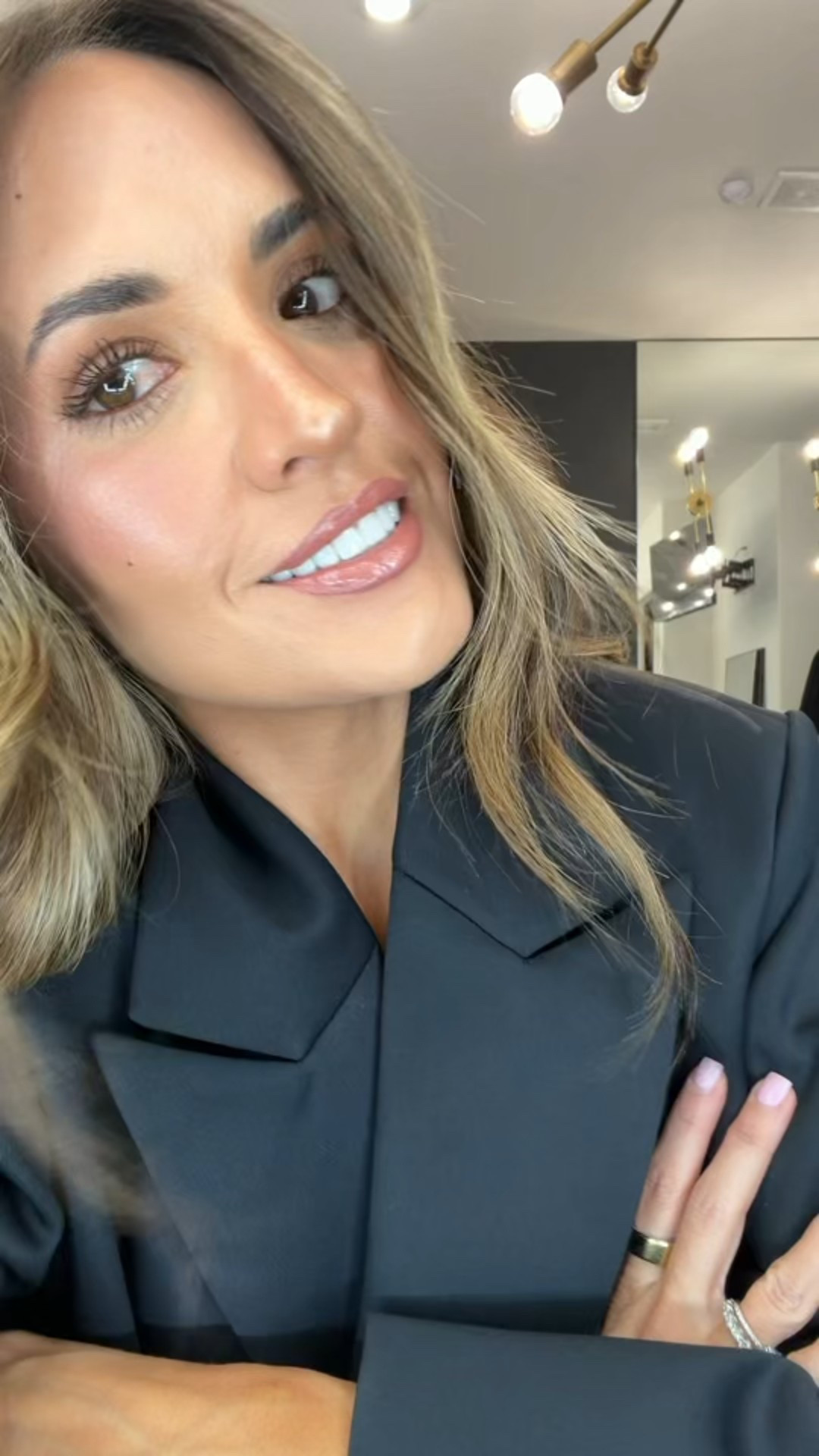 Do my makeup with me! 

Foundation - 3N 
Concealer - 6N 
Bronzing stick - harmony 
Blush palette - She goes to the gym 
Bronzer - shade 2 
Eyeliner - soft brown
Mascara - black 
Highlighter - flaunt 
Lip liner - wherever walnut 
Lipstick - Pillowtalk
Gloss - George 
Lip stain - muahve

#LTKBeauty