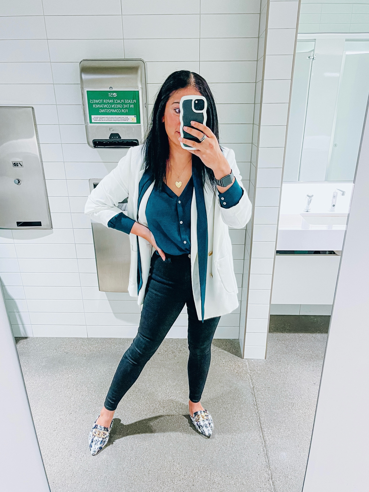 Business casual
White blazer
Silk top
Mules


#LTKshoecrush #LTKSeasonal #LTKfindsunder100