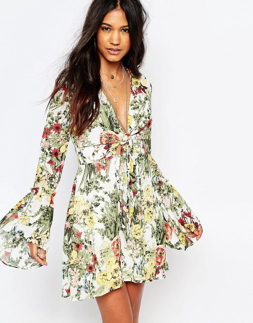 Boohoo Pretty Floral V Neck Dress | ASOS UK