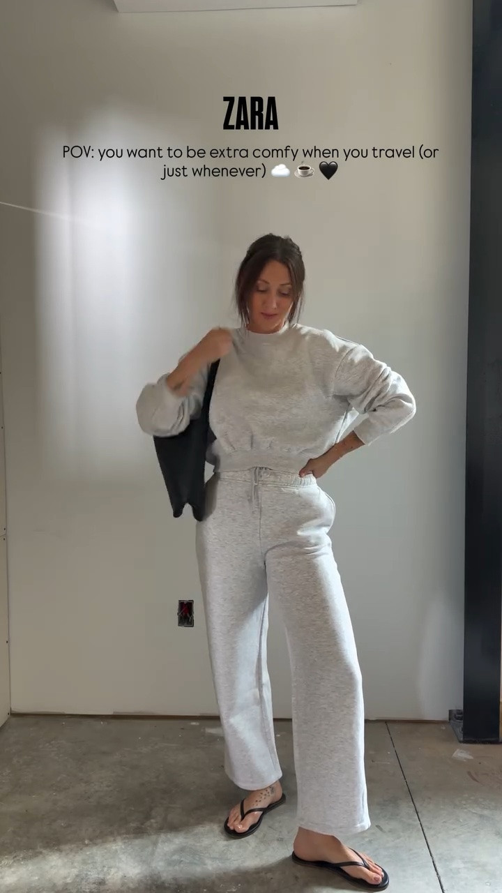 Super comfy and the inside is fleece! I love how the top is cropped and the pants are super long. 

The gray is the same color, the light just wasn’t hitting right at the top of me and makes it look a little darker 

I’m wearing the small top and medium for bottoms 

#comfyoutfit #traveloutfit #travellook #lazysunday

#LTKootd #LTKgrwm #LTKOver40
