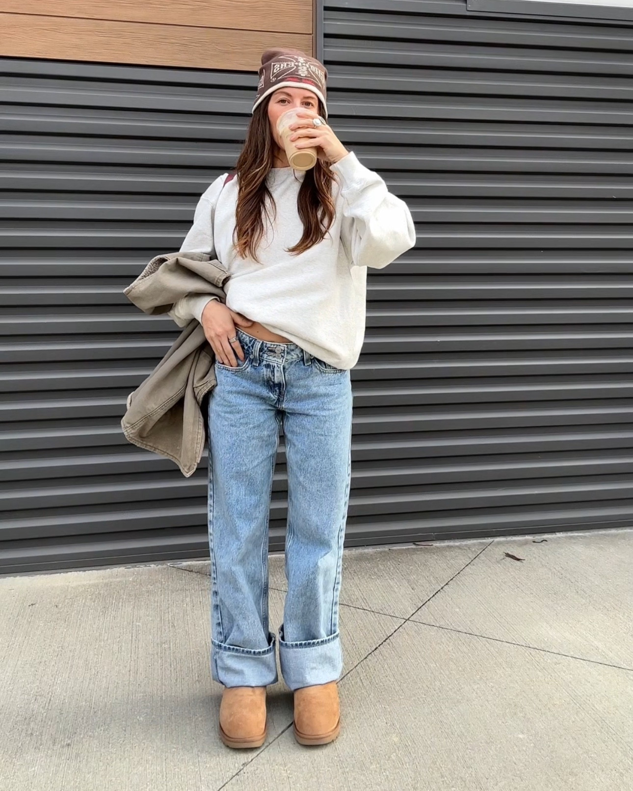 the best low-rise levi’s. sweatshirt is brandy melville 

#lowrise #jeans #levis #uggs 
