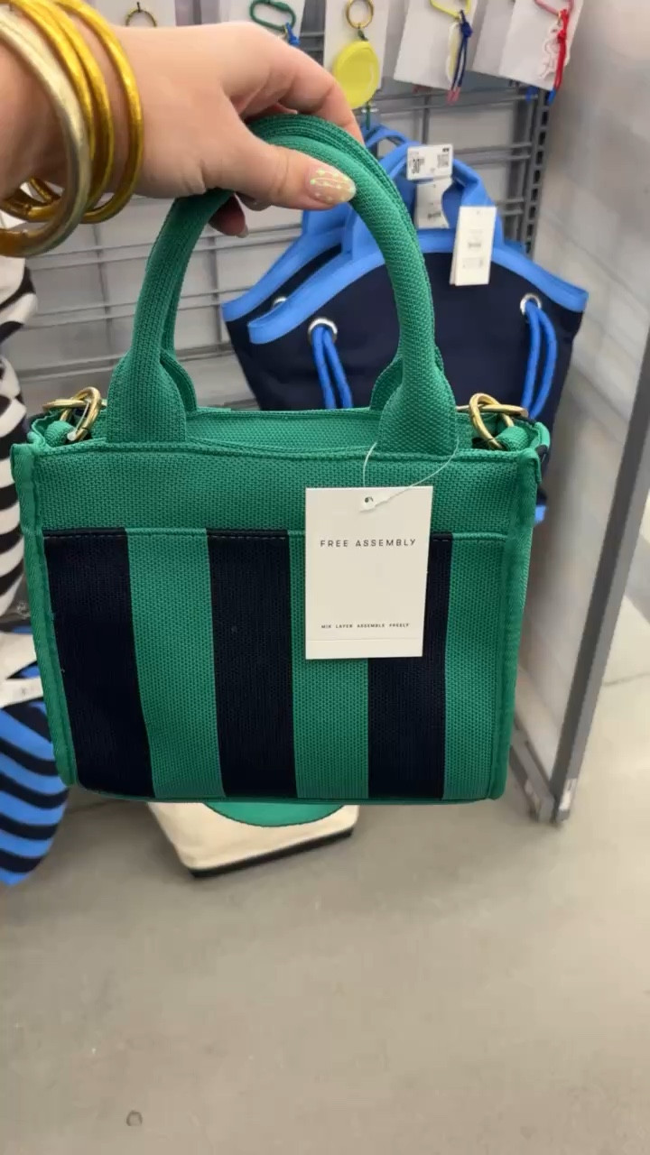 The cutest mini bags — perfect for vacay!☀️😍

Vacation, purse, handbag, Walmart

#LTKmomlife #LTKSeasonal