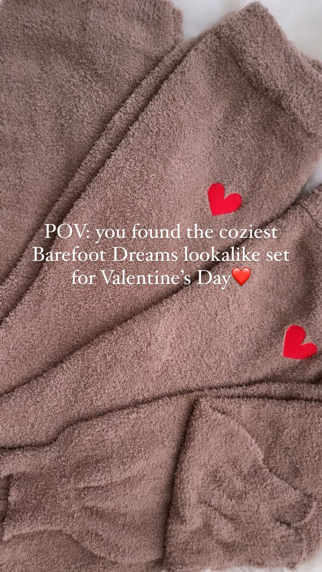 The coziest barefoot dreams lookalike set for Valentines Day from Amazon ❤️💋 fits tts and I’m wearing a small 

#LTKfindsunder50 #LTKtravel #LTKstyletip