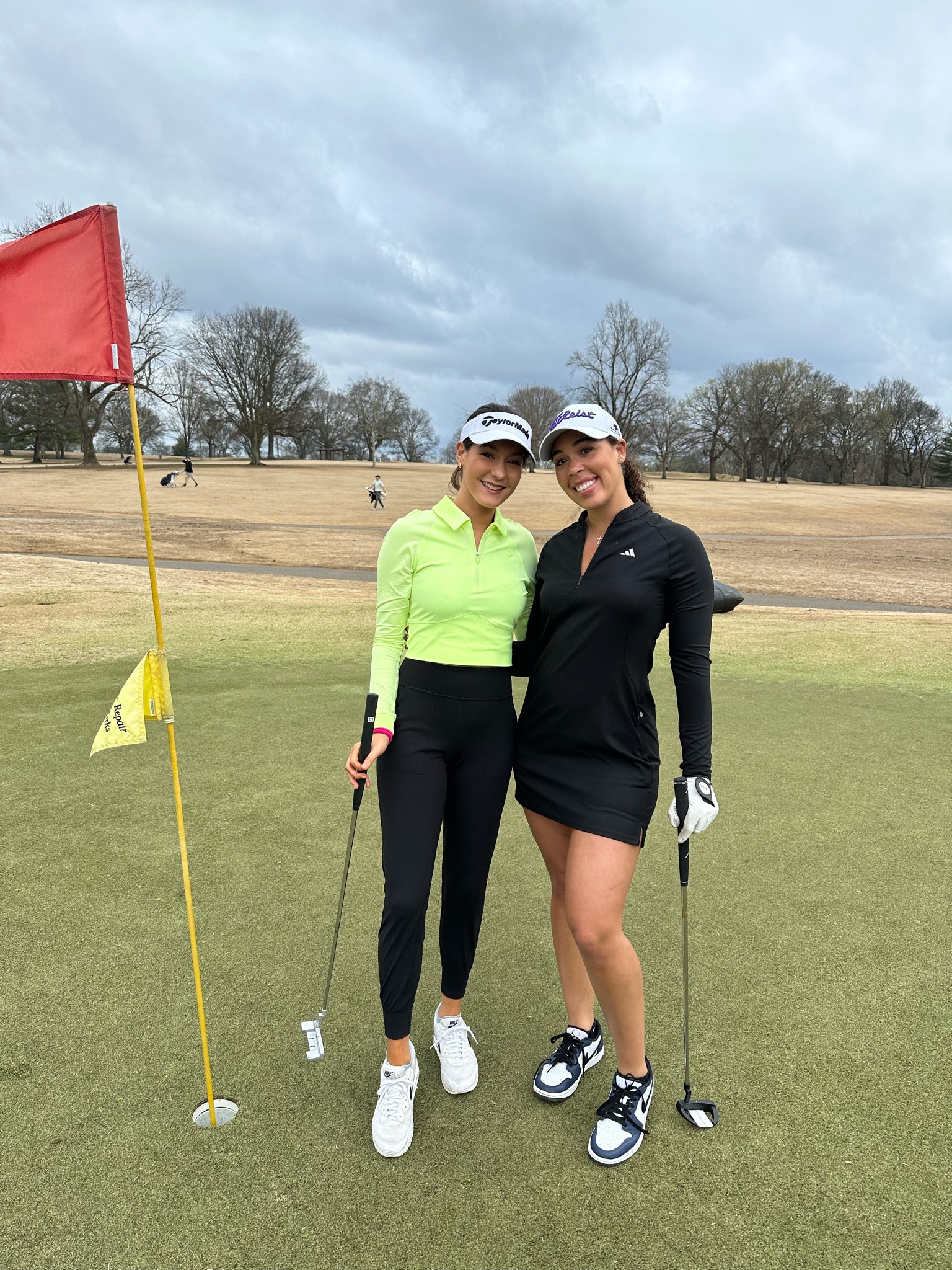 Sundays golf outfit

TaylorMade golf visor
Lululemon align joggers size 6
Nike golf shoes (size up)

Golf, women’s golf look, easy golf outfits

#LTKfindsunder100 #LTKfitness