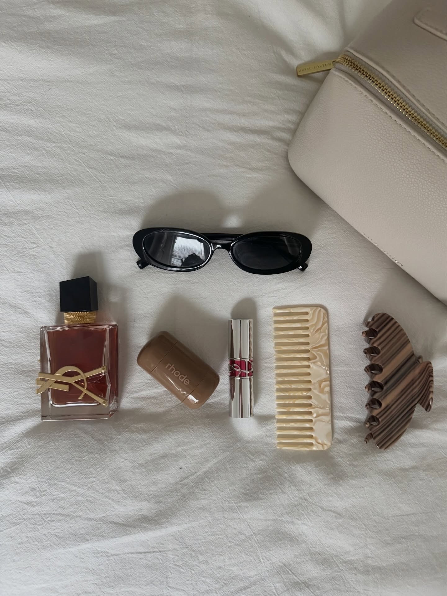 some essentials for 2026🤍

@yslbeauty @rhode @katieloxton 

#beautyflatlay #beautyessentials #decemberessentials #makeup #rhode #rhodeblush #yslbeauty #ysl

#LTKluxury #LTKbeauty #LTKeurope