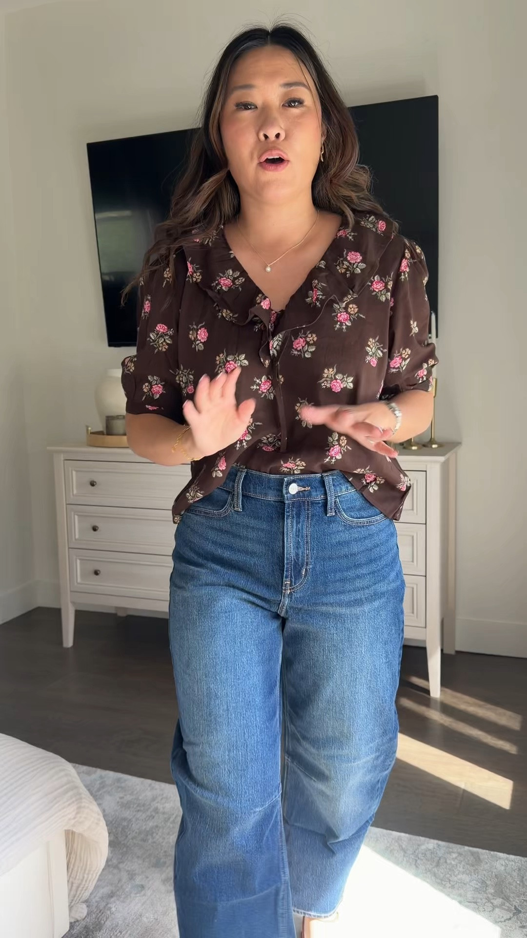 Old navy fall outfit 

Floral Ruffle top - medium
Denim - 6

#LTKootd #LTKSeasonal #LTKOver40