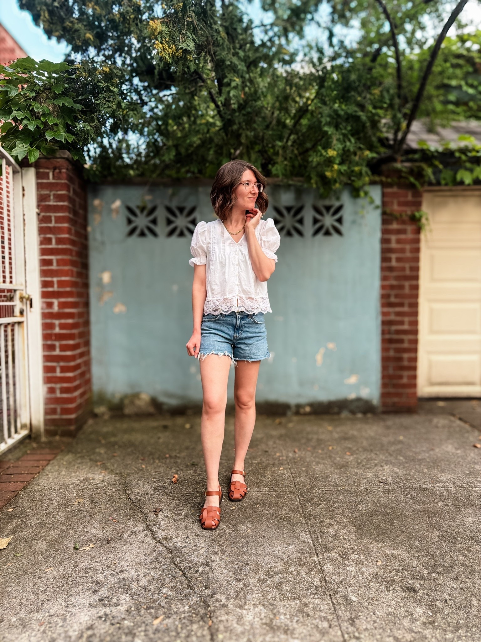 Flowy white top: TTS, I’m wearing a size down and it fits good still
Shorts: TTS, can also size up for a slightly oversized fit
Fisherman sandals: size down 1/2 size (VERY comfortable! I walked a couple of miles in them w no rubbing)

#LTKdayinmylife #LTKootd #LTKSaleAlert