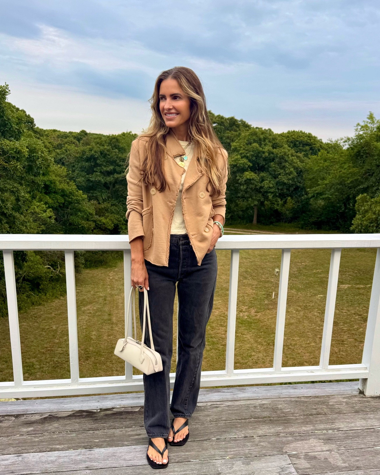 off to dinner at our friends house in the katama/winnetu part of martha’s vineyard swipe to see the sunset 🌅

shop the 1 sweatshirt blazer i never travel without (own in too many colors to count) runs slightly big i’m wearing an x-small (brought 2 on this trip w me)

+ shop my fav vintage tee, levi’s & flip flops & bag

#LTKTravel #LTKWorkwear #LTKootd