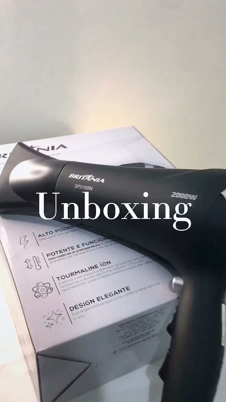 Hoje vim mostrar à vocês minha nova aquisição que vai me ajudar muito na transição capilar, o secador SP310N da @britaniaeletro que comprei na @casasbahia 

Ele possui 2000W de alta potência, bocal concentrador, 6 combinações diferentes de temperatura e cabo de 1,90 m 🤩

Sem falar que é super leve e coube perfeitamente meu difusor 🖤

#hair #unboxing #comprinhas #ugccreator #ugcgirl 

#LTKbrasil #LTKbeauty #LTKVideo