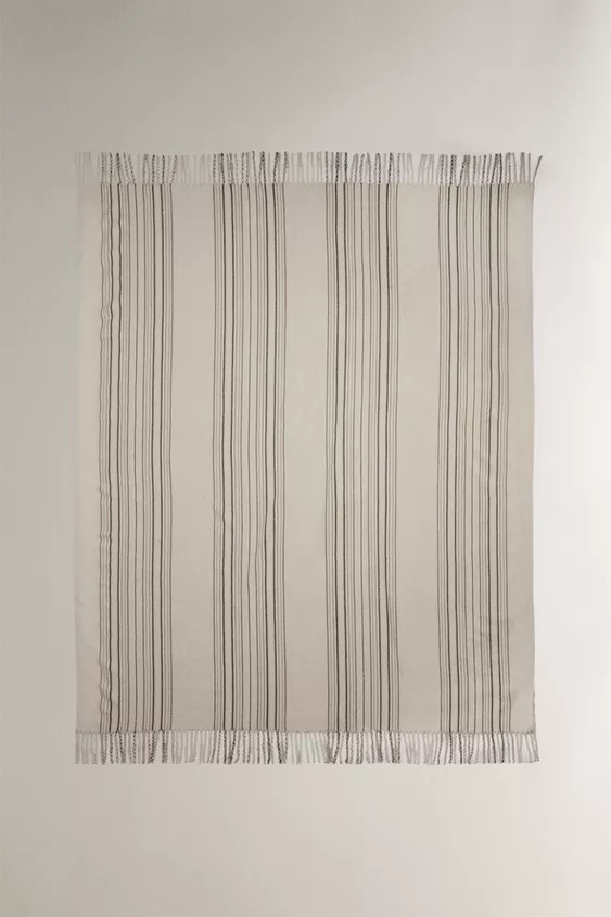 SOFT STRIPED BLANKET | Zara US