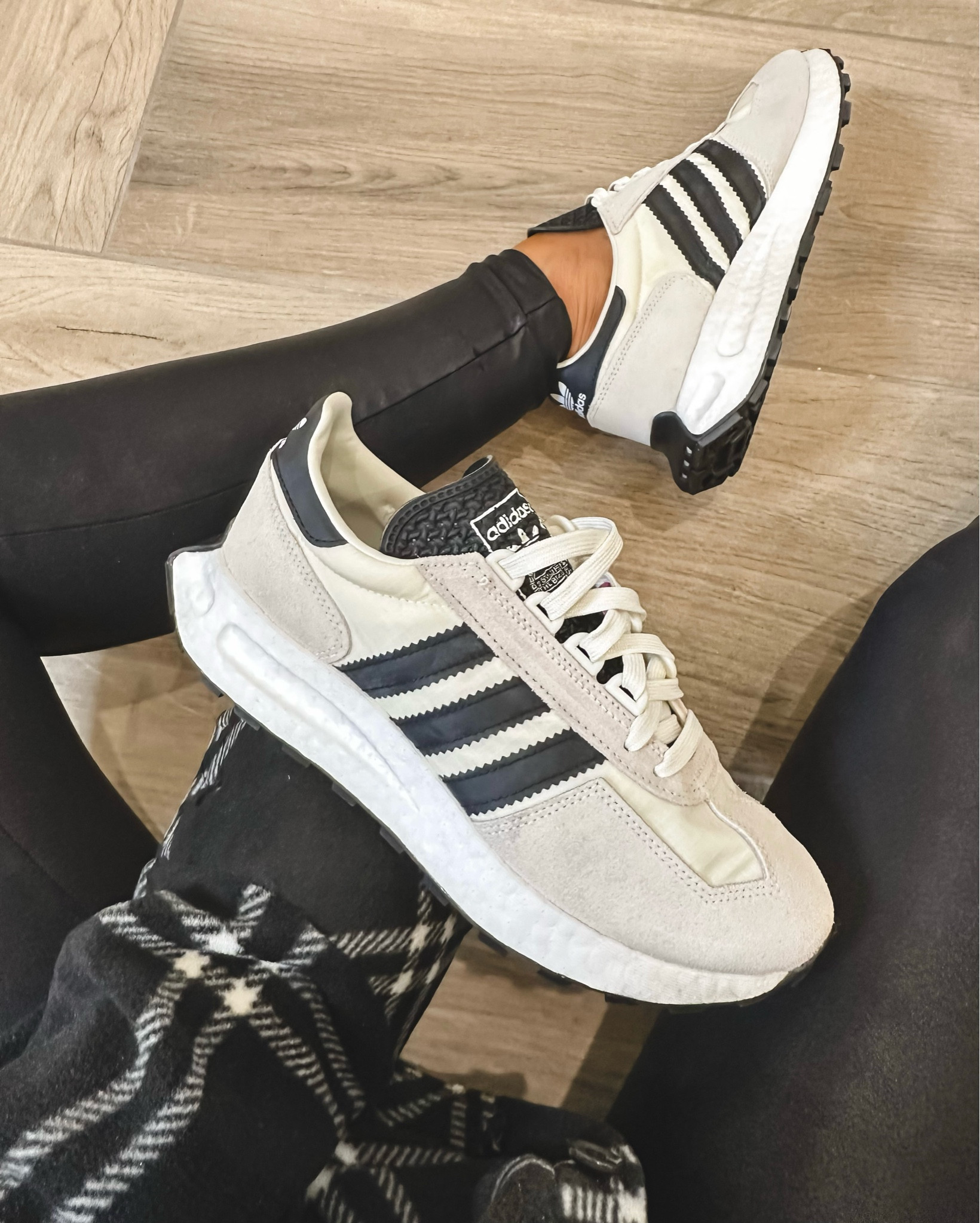 Light weight fab shacket sz small
Love these adidas so down 1/2 sz
#ltkfind


#LTKSeasonal #LTKstyletip #LTKsalealert #LTKshoecrush